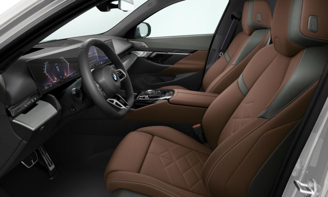 BMW Řada 5, 540d xDrive Sedan - fotka 4