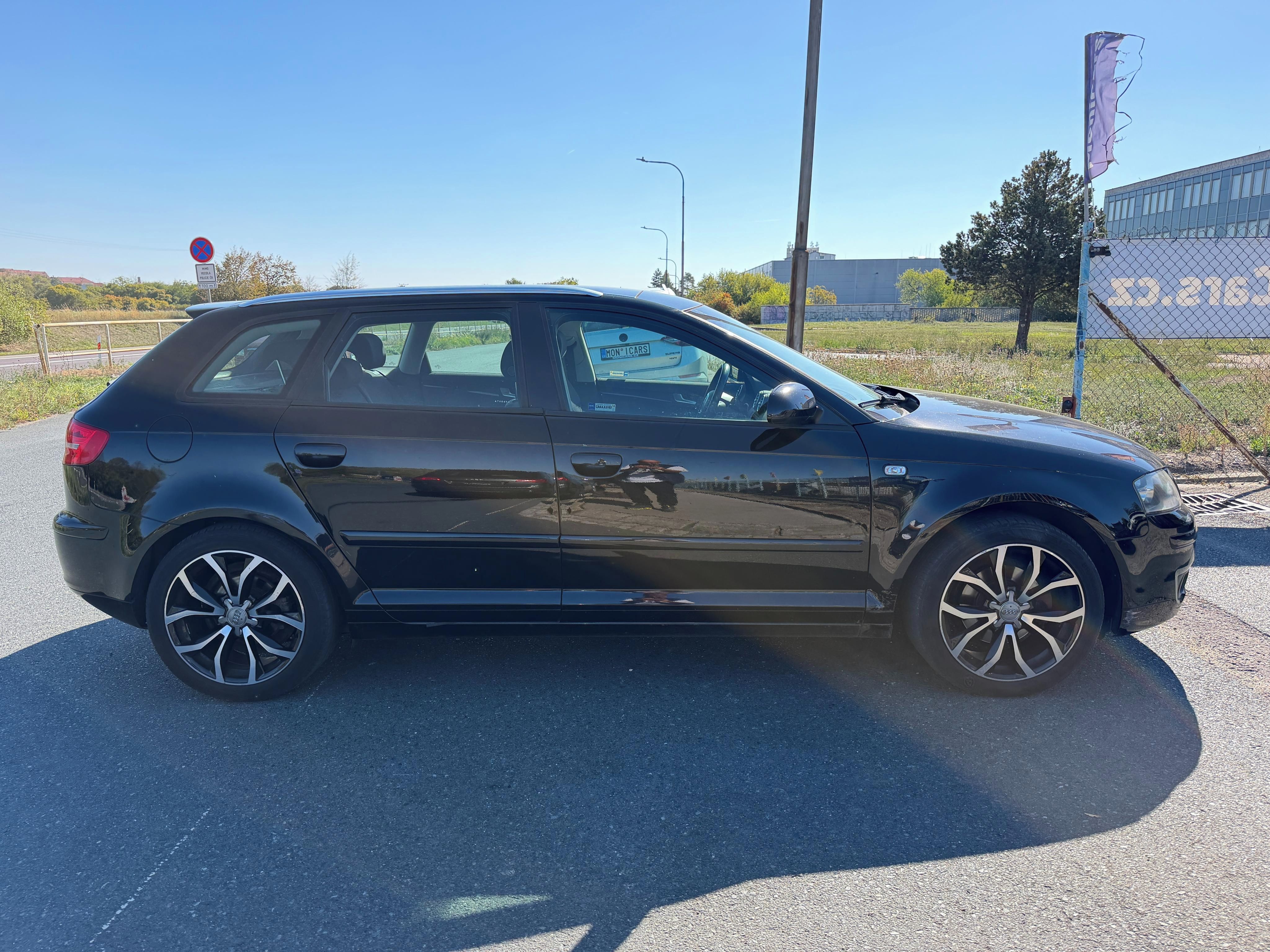 Audi A3, 1.6 i 75kW SPORTBACK - fotka 4