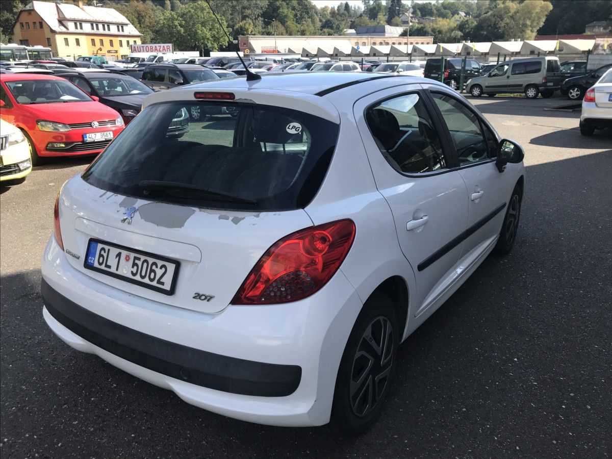 Peugeot 207, 1,4 i 70kW LPG - fotka 6
