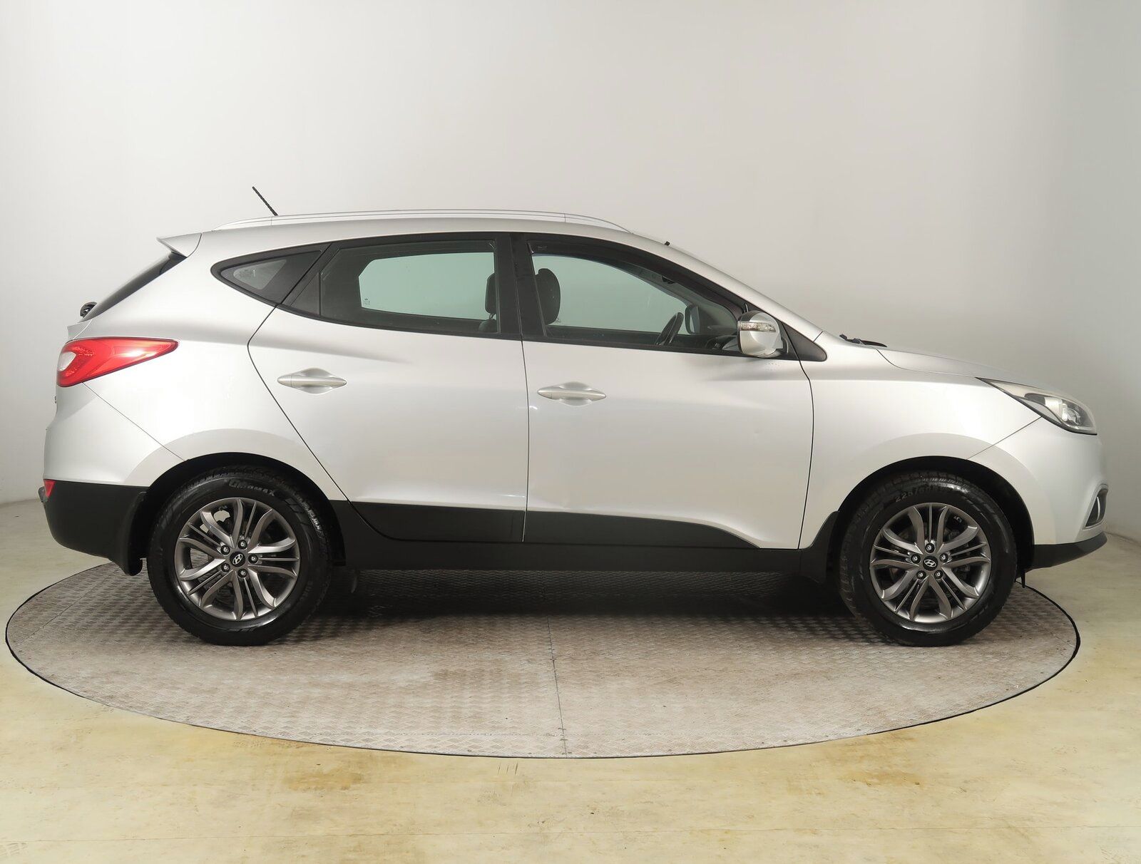 Hyundai ix35, 2.0 GDI, Kožené sedačky - fotka 6