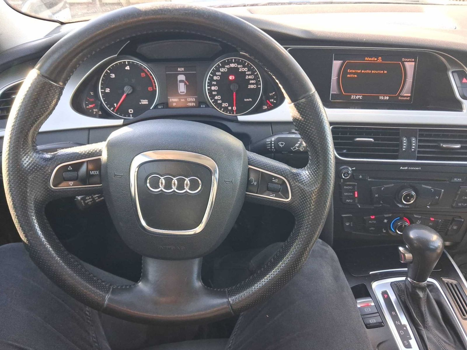 Audi A4, 2.0 TDI, Automat, Xenony - fotka 3