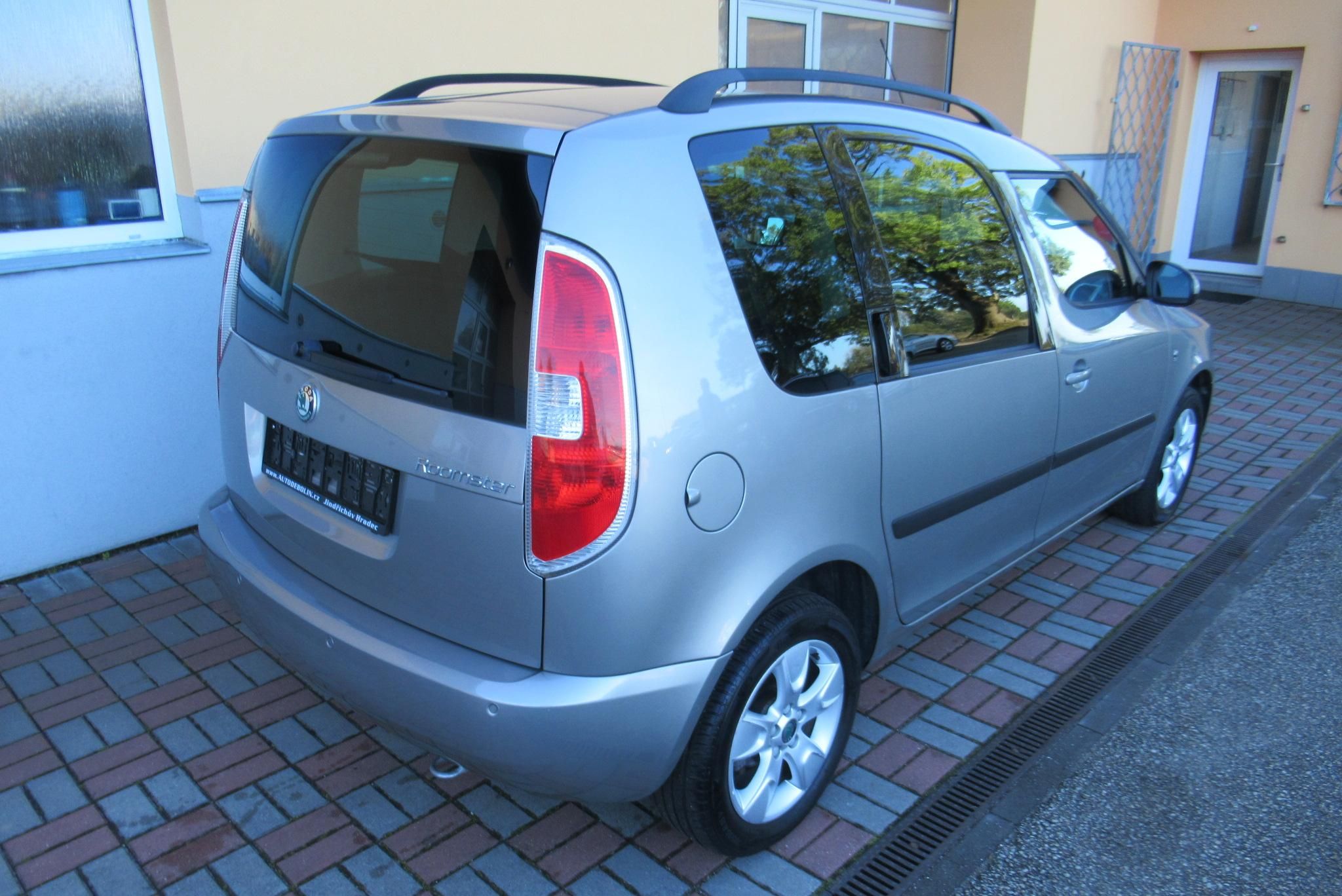 Škoda Roomster, 1.4i AUT. KLIMA SADA KOL - fotka 2