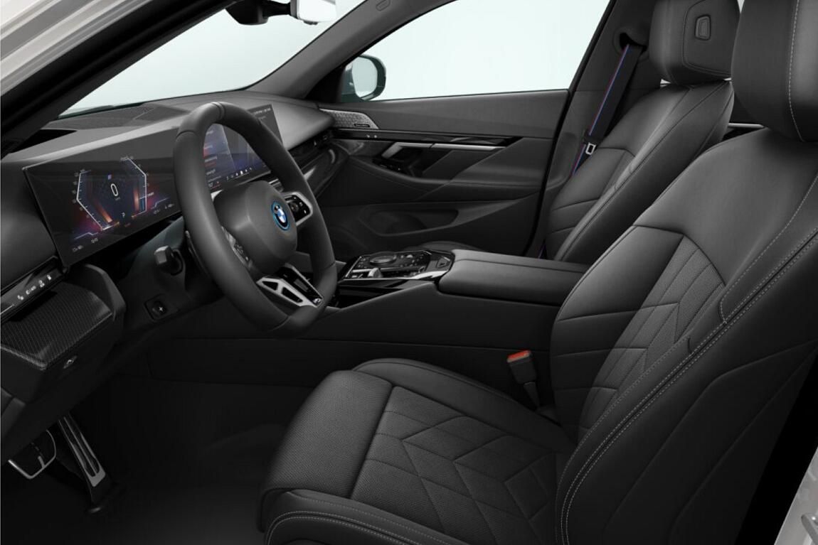 BMW i5, xDrive40 Touring - fotka 4