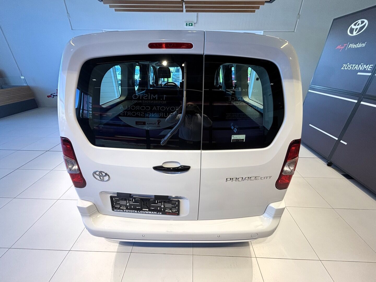 Toyota Proace City Verso, 1,2 Business LWB - křídlové - fotka 6