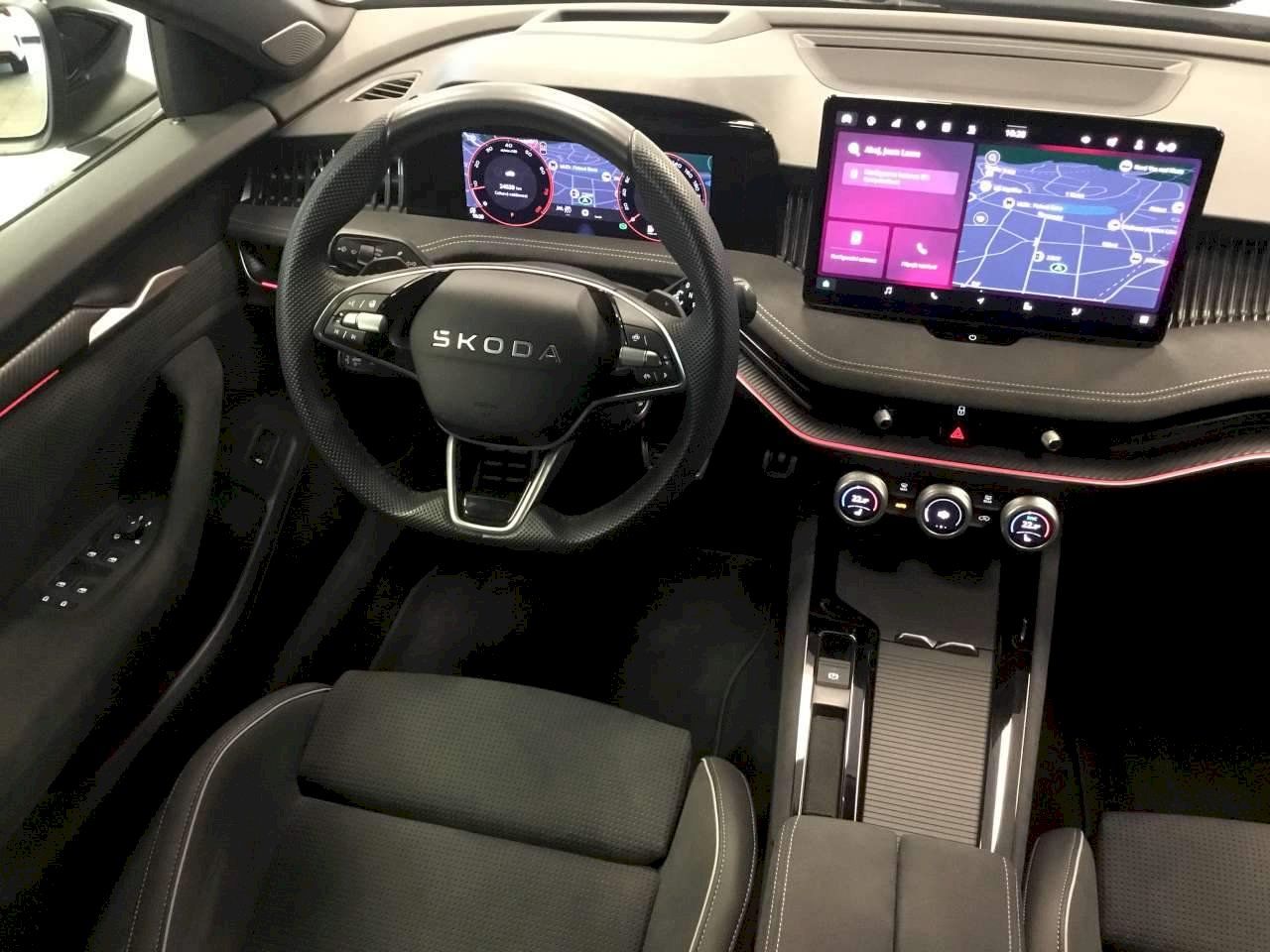 Škoda Superb, Sportline 4x4 DSG 2.0 TSI 195 - fotka 5