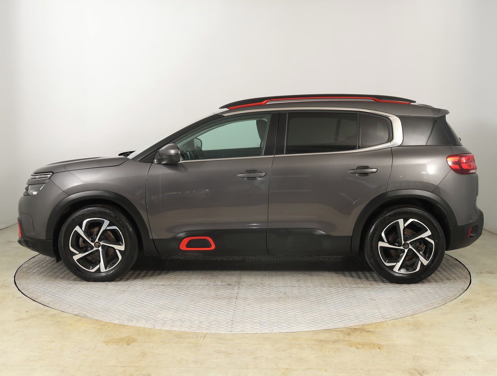 Citroën C5 Aircross, PureTech 130, ČR,1.maj - fotka 3