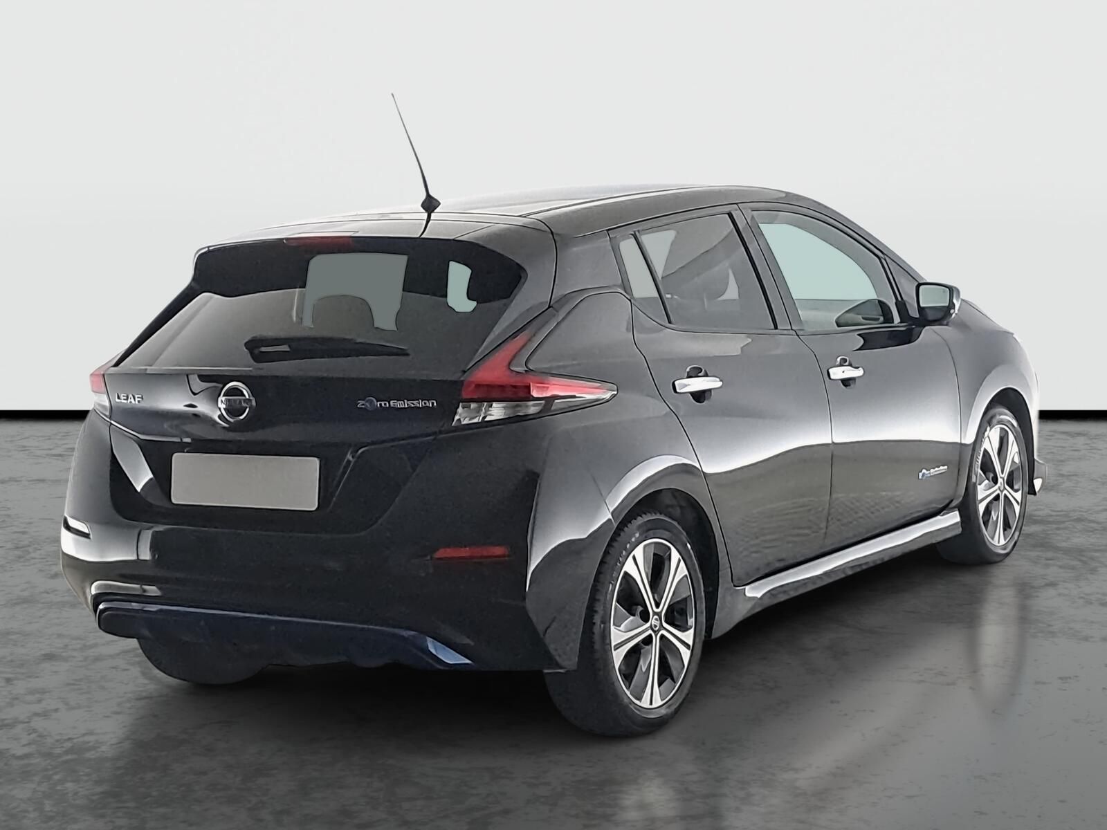 Nissan LEAF, 40 kWh, SoH 80%, Automat - fotka 5