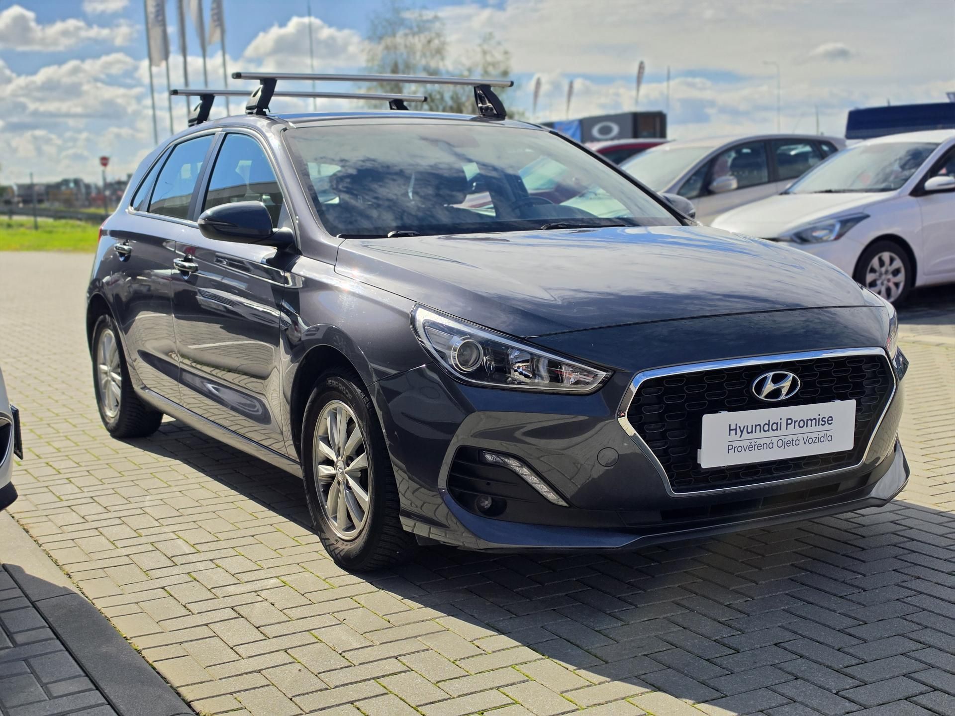 Hyundai i30, 1,4i 73kW HB - fotka 6
