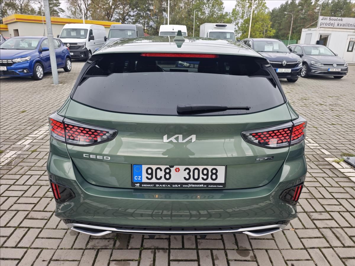 Kia Cee´d, 1,5 T-GDI 7DCT automat  GT-Lin - fotka 5