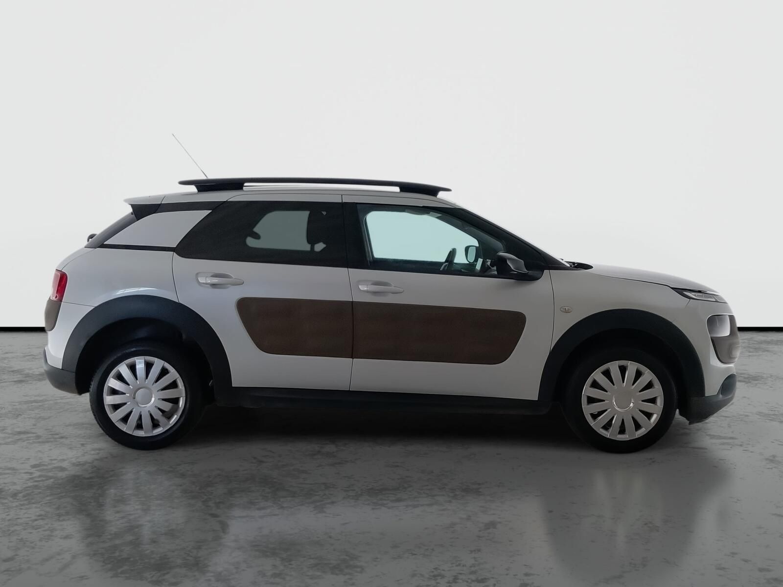 Citroën C4 Cactus, 1.2 PureTech, Navi, Tempomat - fotka 6