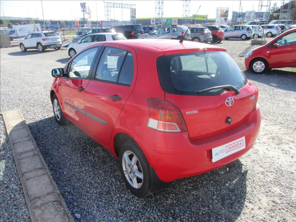 Toyota Yaris, 1,0 VVTi, klima, serv.kn., CZ - fotka 6