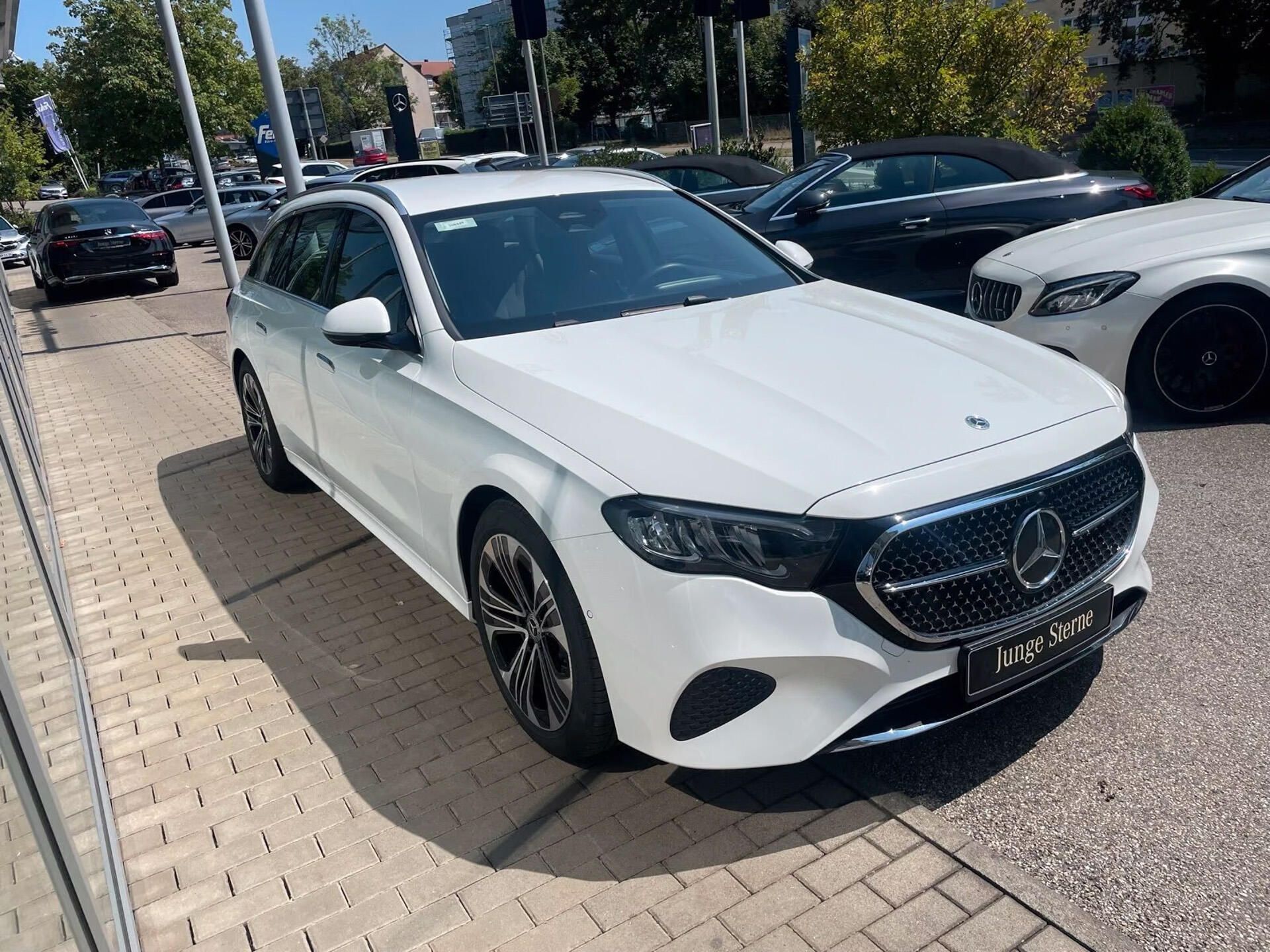 Mercedes-Benz Třídy E, 220d Avantgarde Taž Distronic - fotka 3