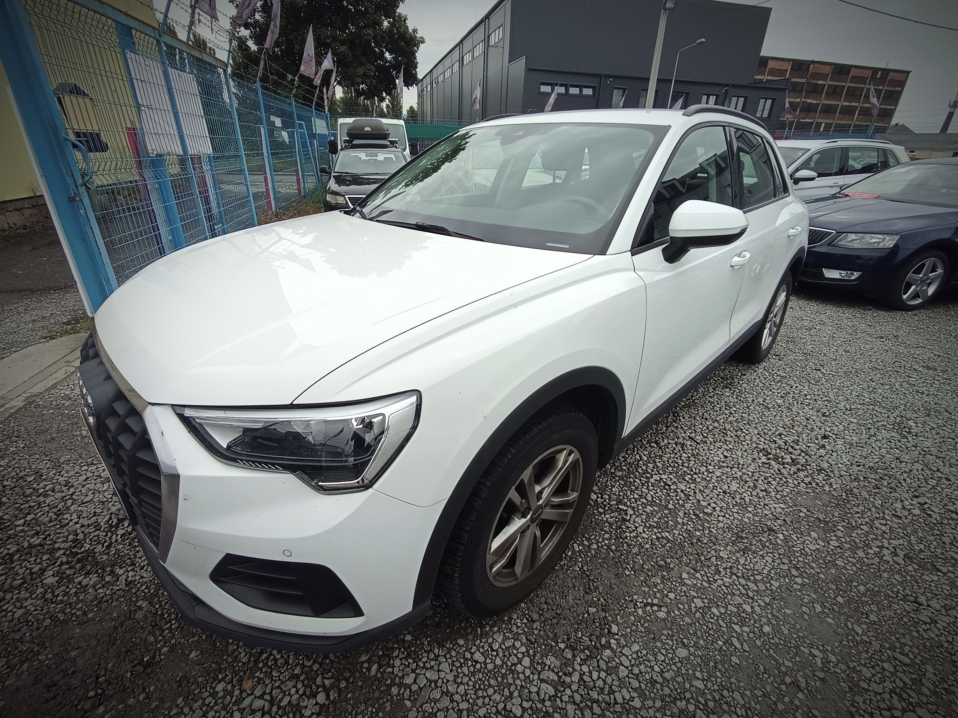 Audi Q3, 2,0TDI Quattro 72TKM 1.maj DPH - fotka 3