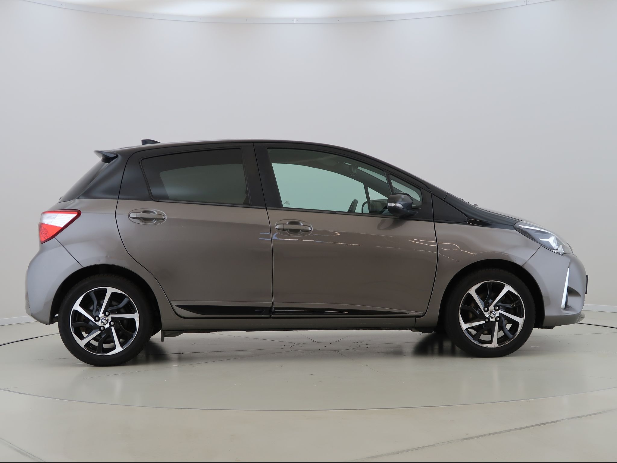 Toyota Yaris, 1.5Hybrid,54KW,Selection,CZ - fotka 4