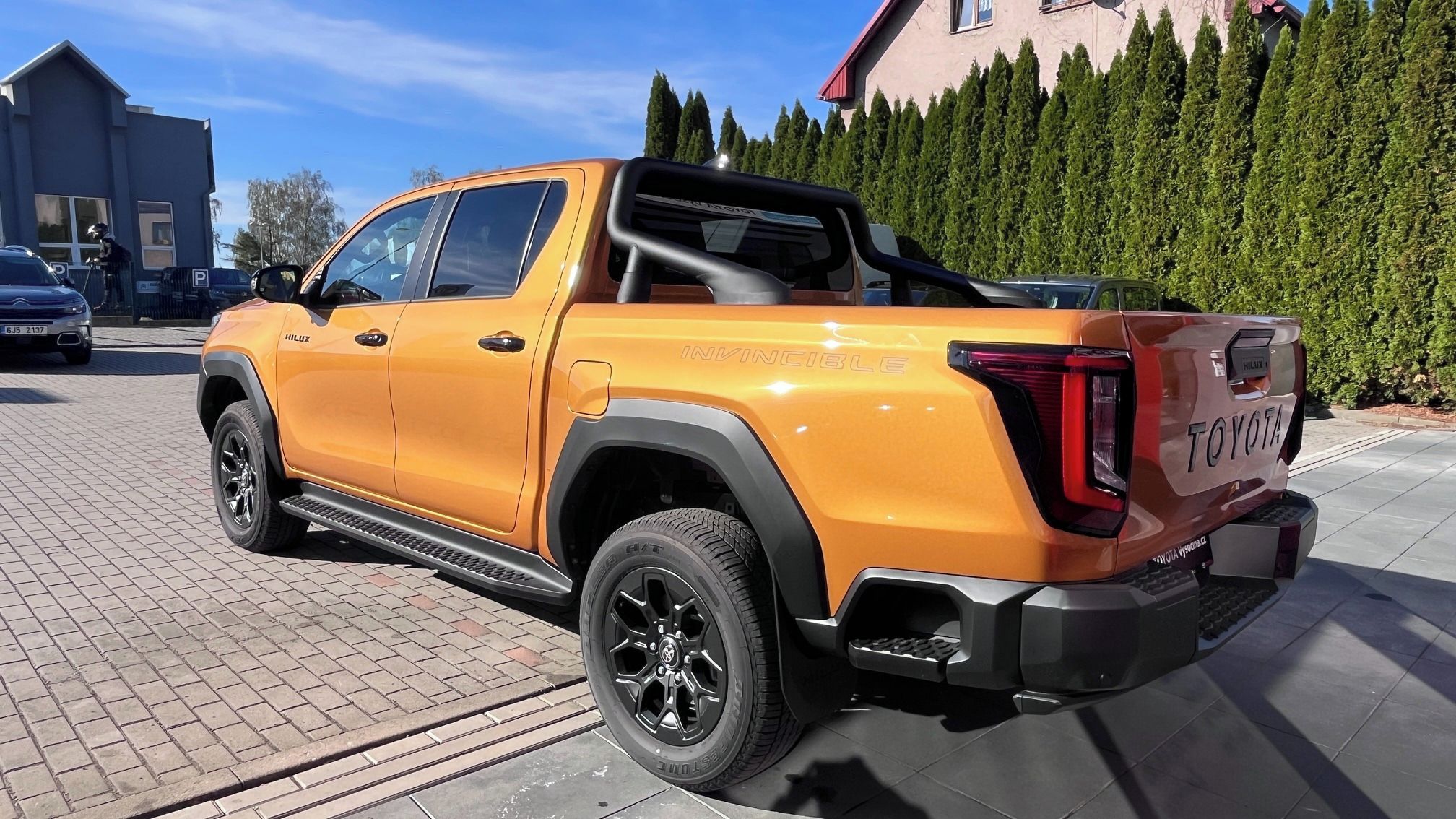 Toyota Hilux, 2,8D 4x4 6AT Invincible HYB - fotka 4