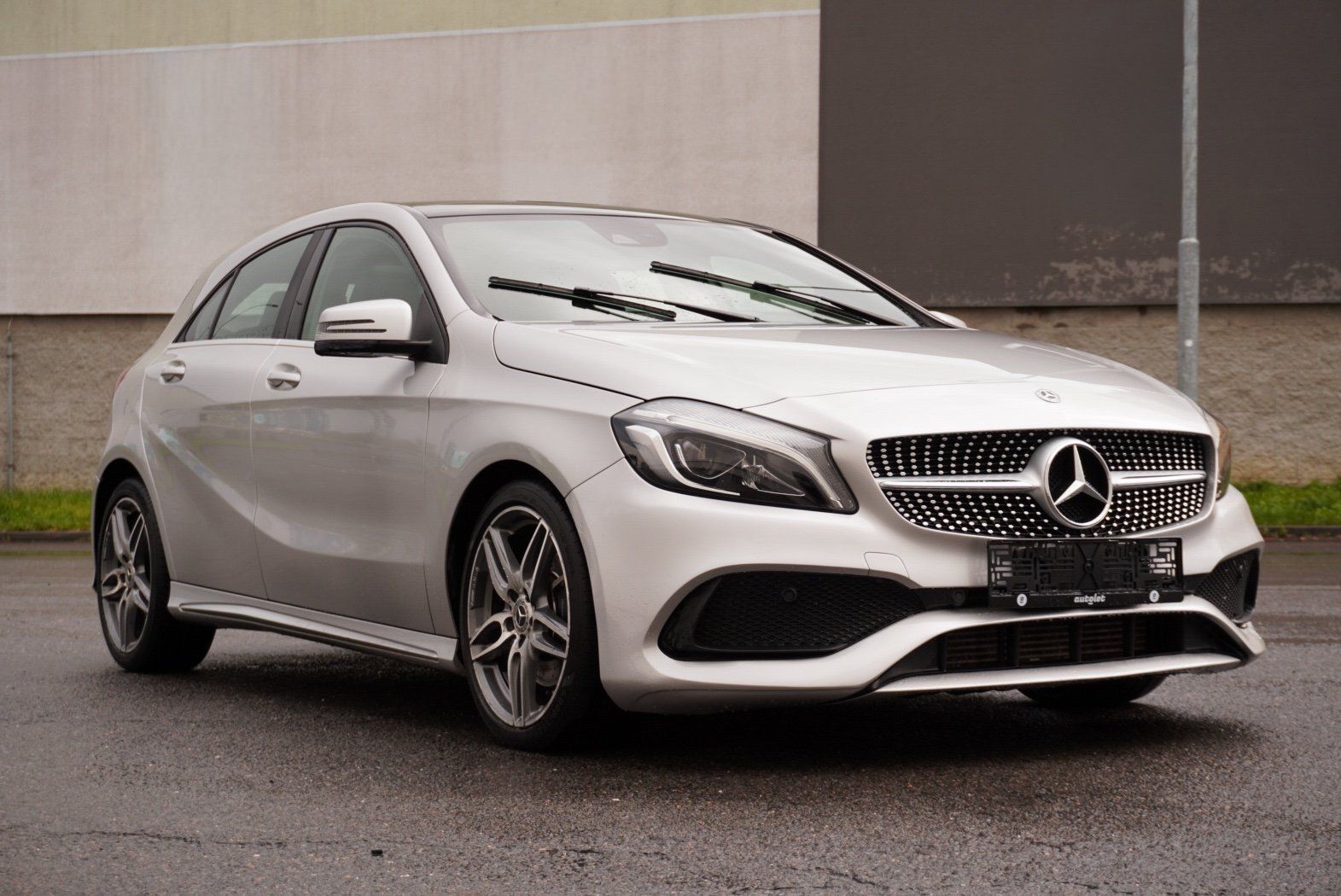Mercedes-Benz Třídy A, 220d 4MATIC AMG - fotka 6