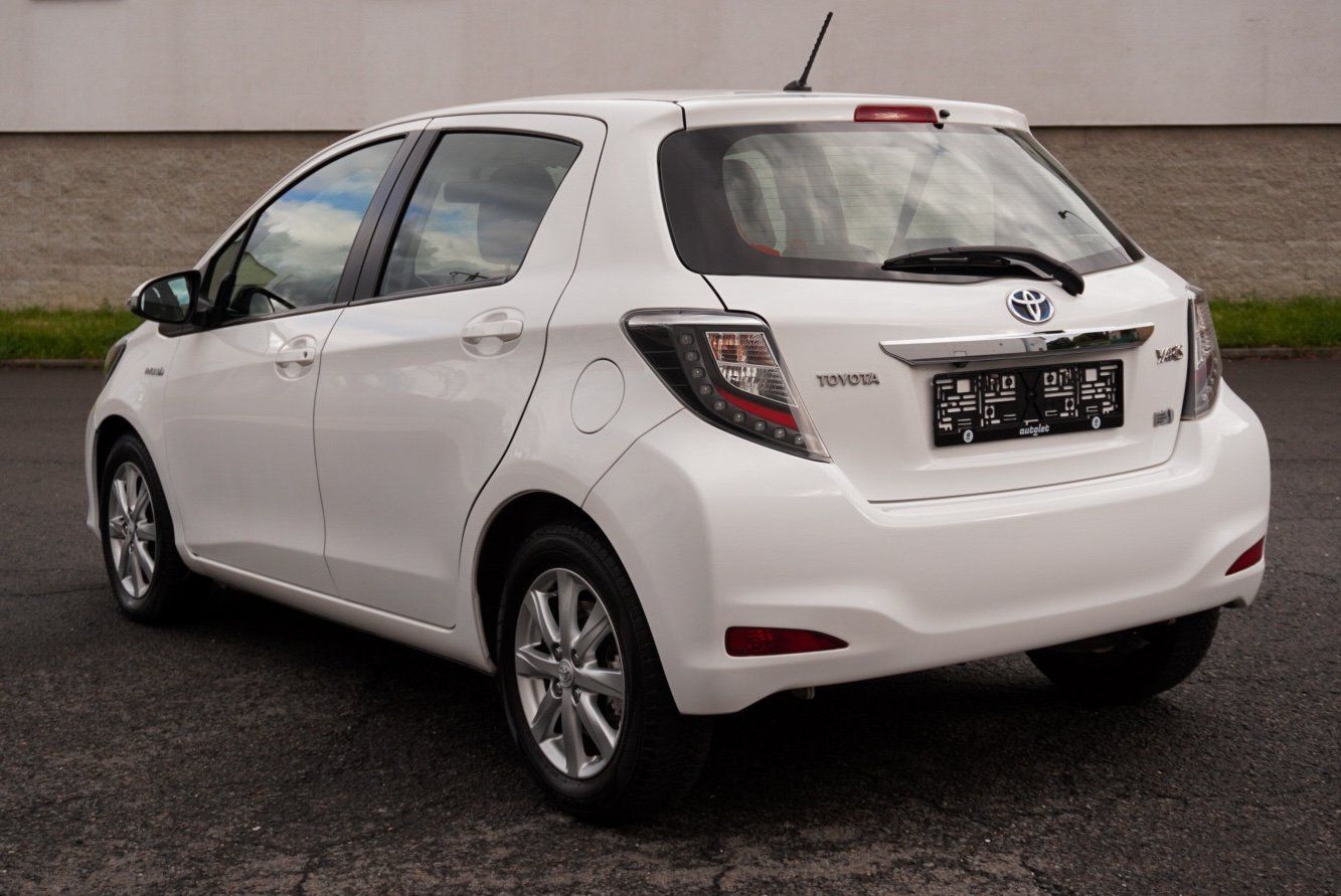 Toyota Yaris, 1.5 Hybrid LOUNGE - fotka 5