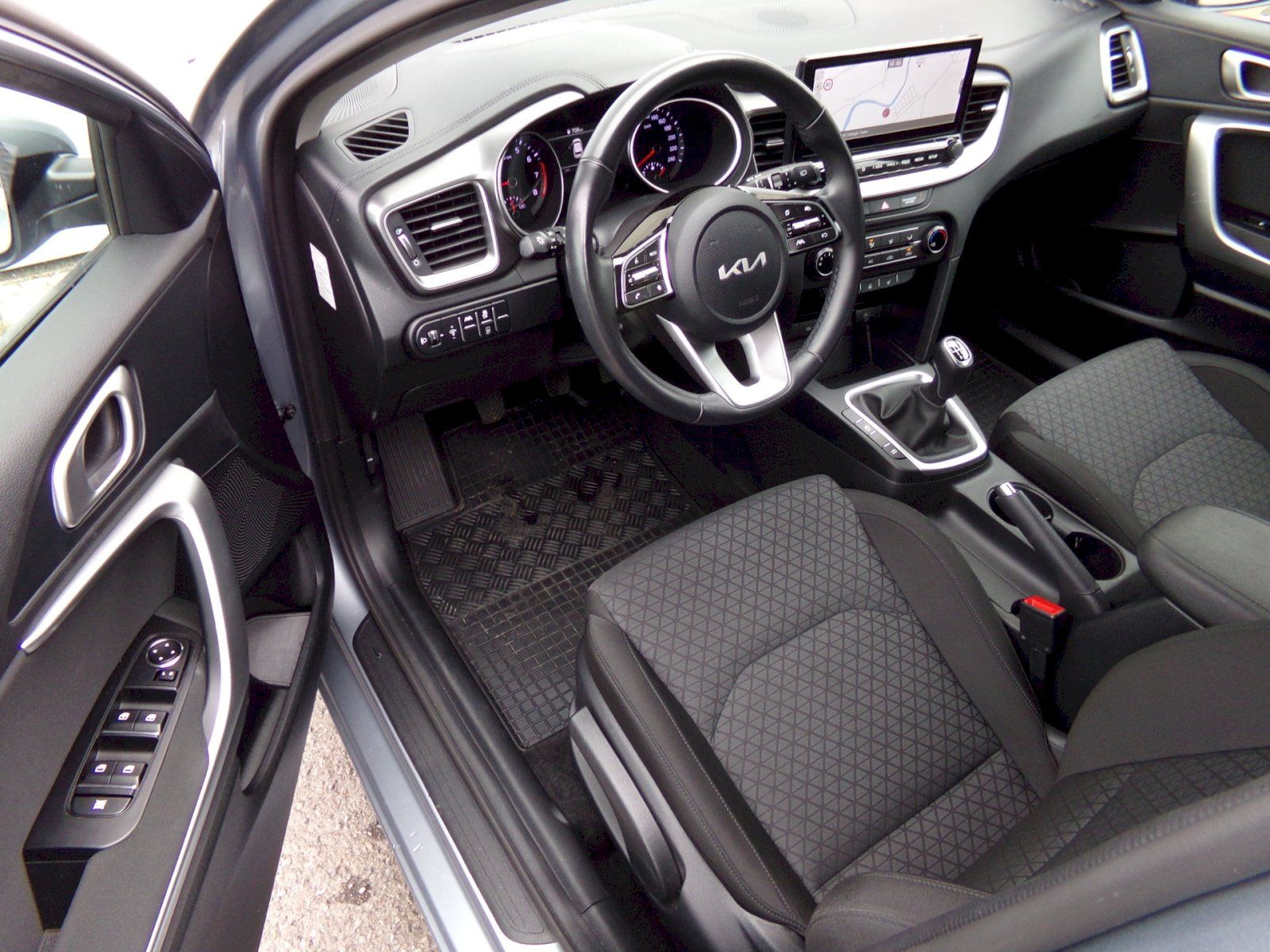 Kia Cee´d, 5HB CD 1,0 T-GDi GPF 74kW SPIN - fotka 6