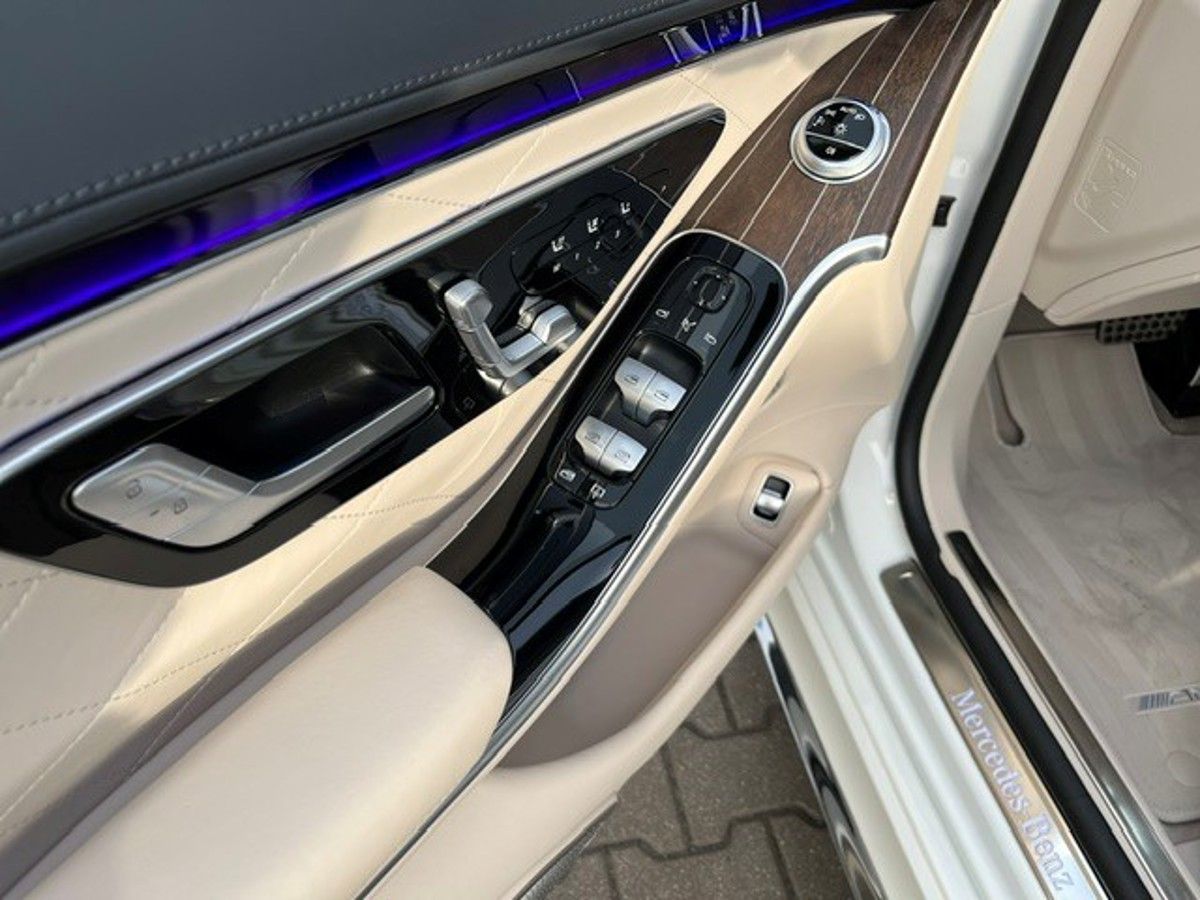 Mercedes-Benz Třídy S, Třída S 500 4MATIC L AMG Style