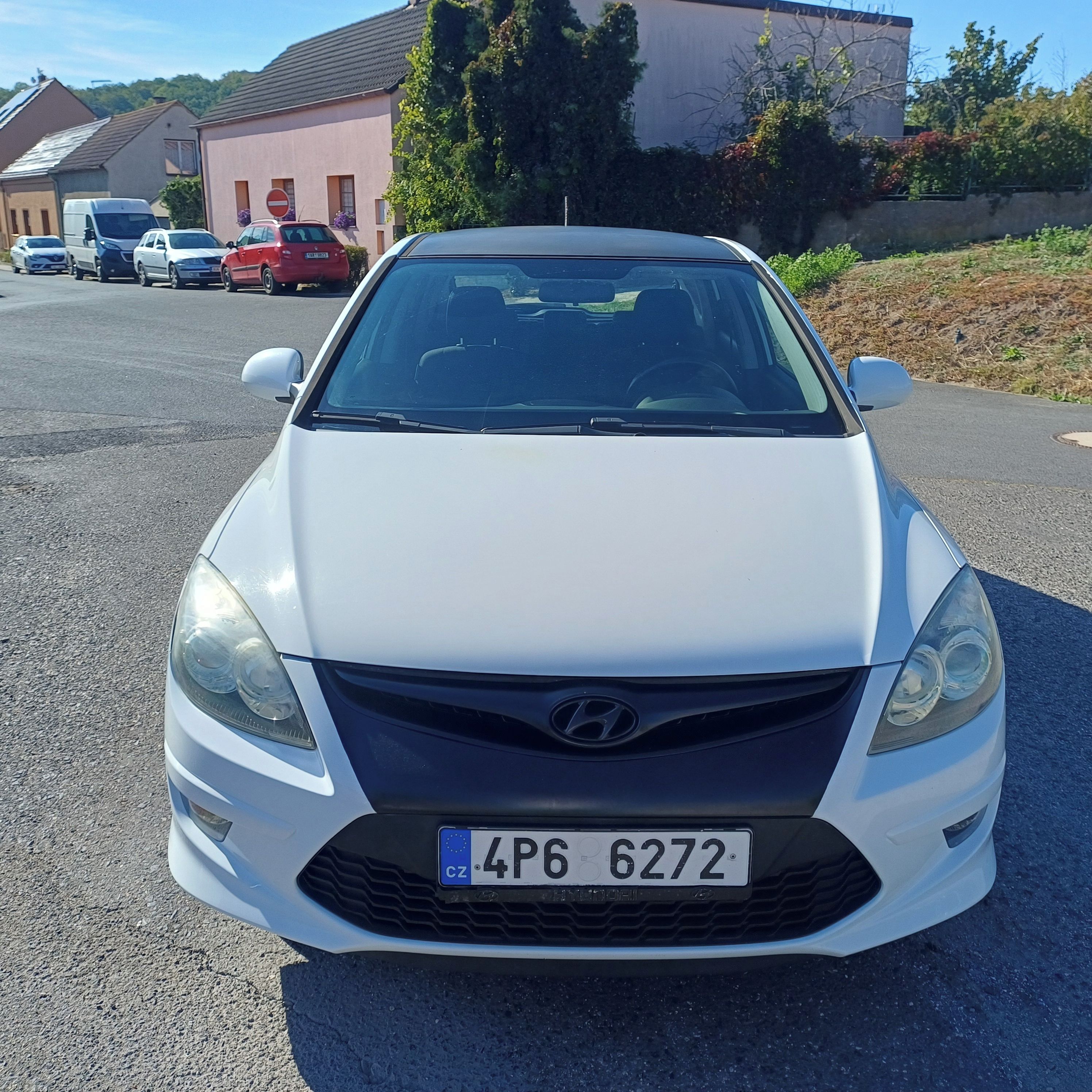 Hyundai i30, 1,4,  80kw - fotka 4