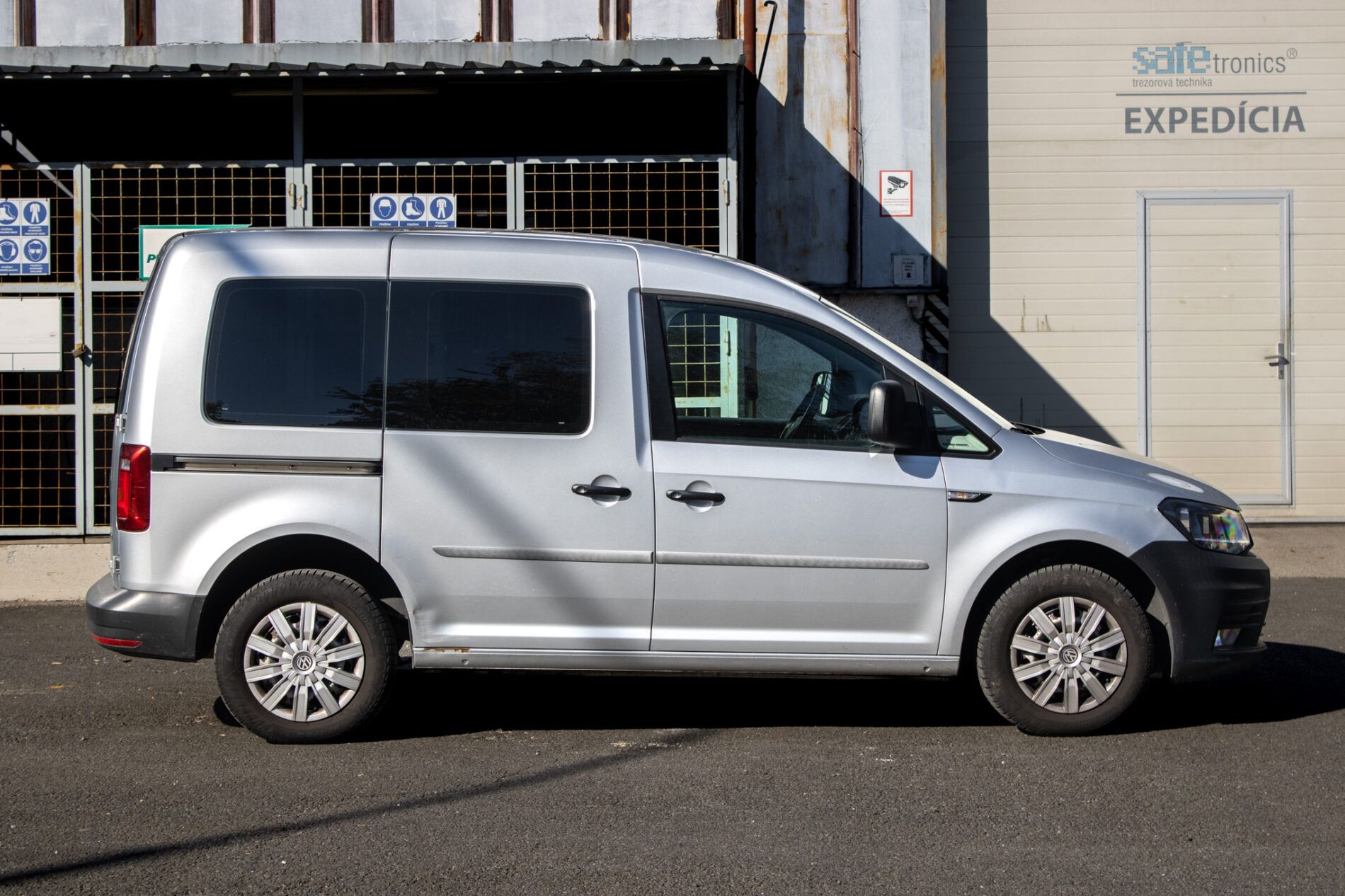 Volkswagen Caddy - fotka 4