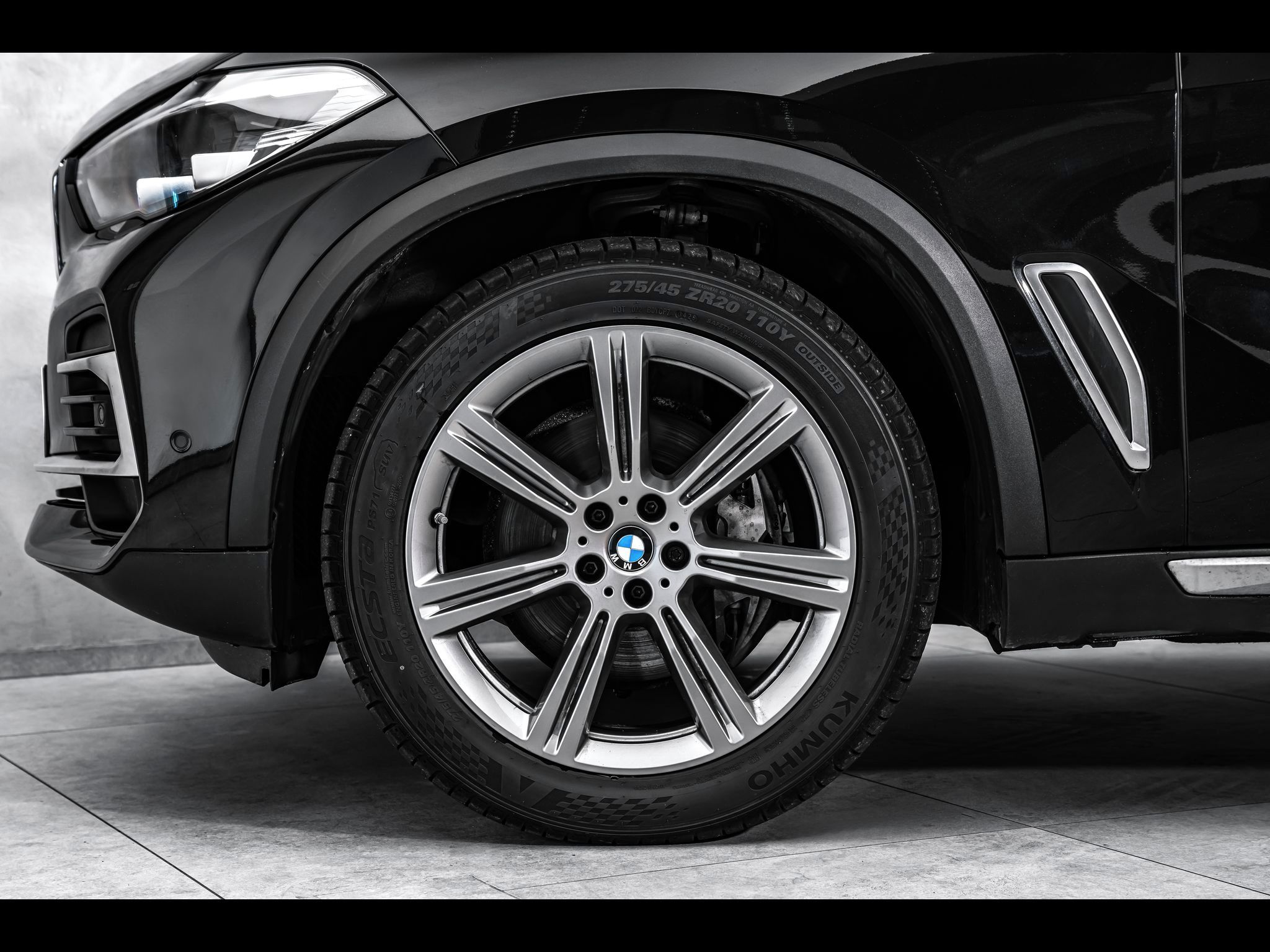 BMW X5, 30d xDrive X-line, panorama - fotka 2