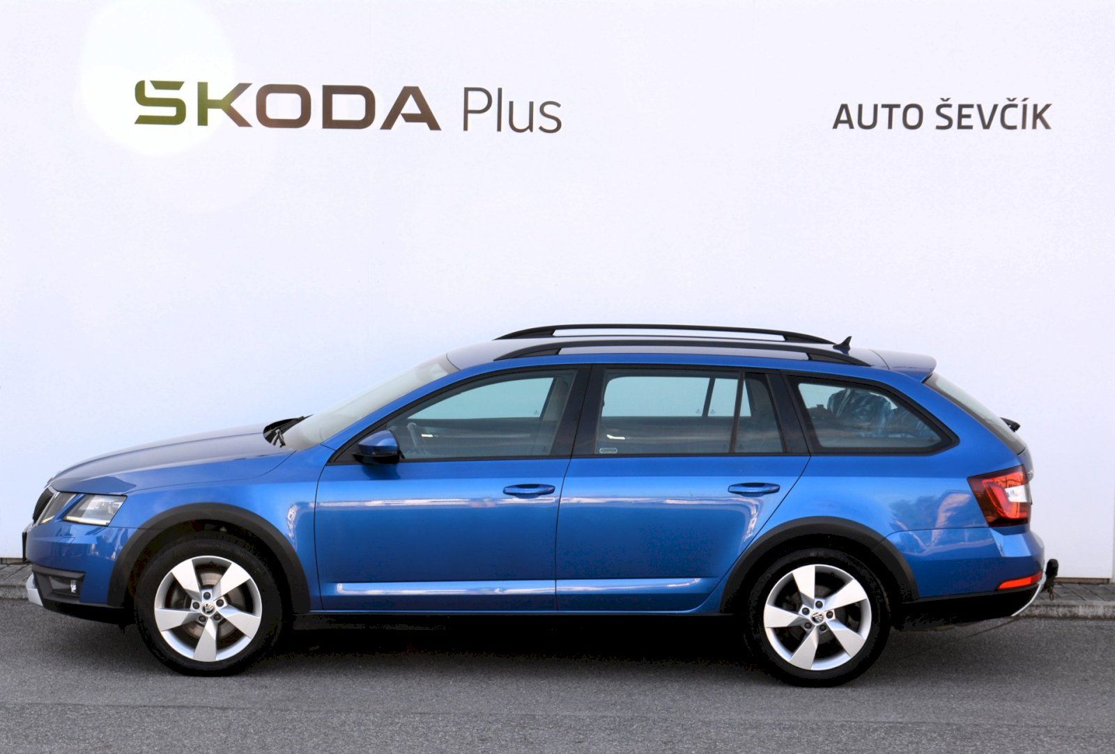 Škoda Octavia, Combi 1.8 TSI 132 kW 4x4 DSG 6 - fotka 3