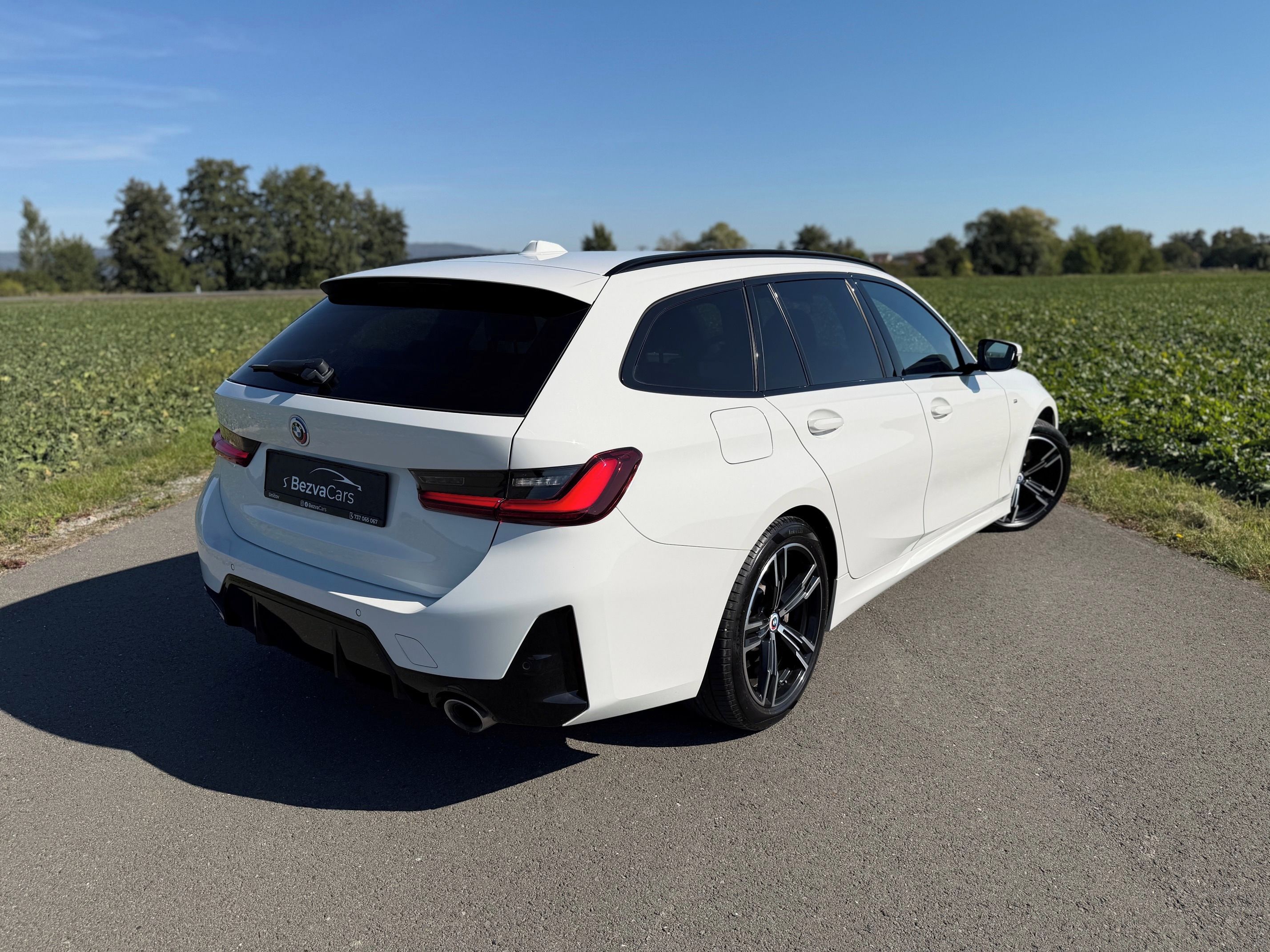 BMW Řada 3, 330d 210kW Mpaket FL WEBASTO - fotka 4