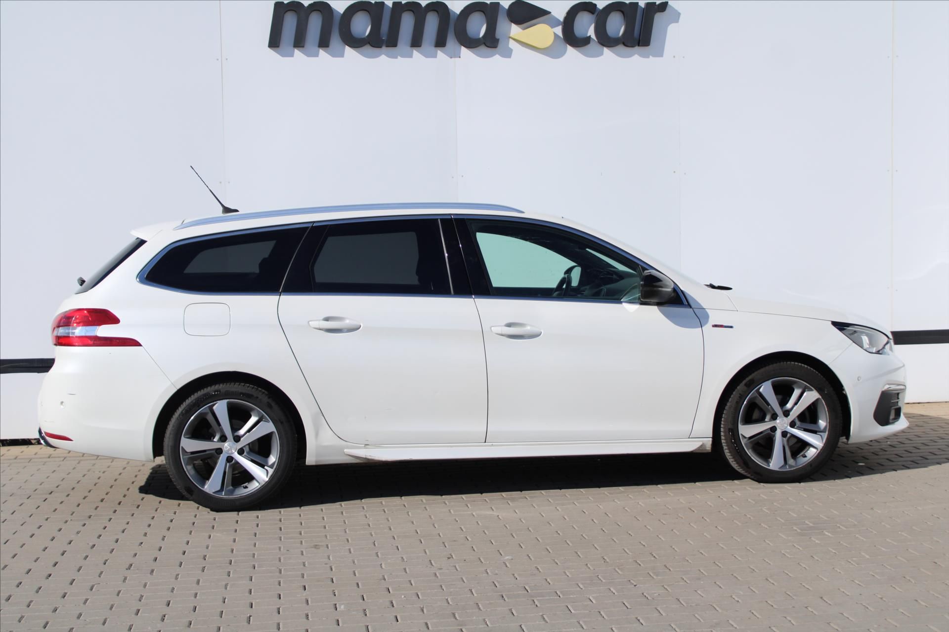 Peugeot 308, 1.5HDi 96kW GT-LINE 1.MAJ ČR - fotka 2