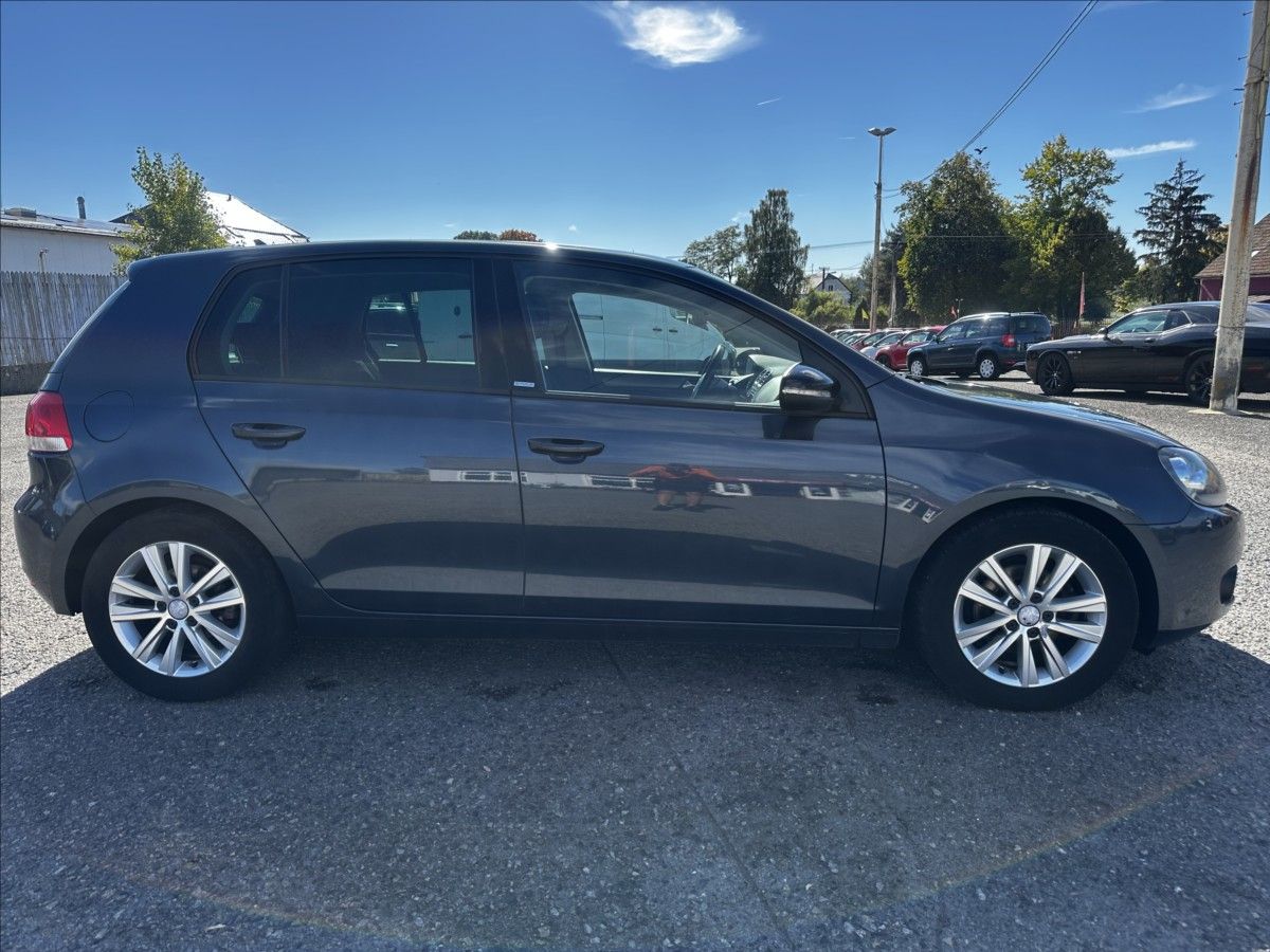 Volkswagen Golf, 1,6 TDI-STYLE-UDRŽOVANÝ VŮZ - fotka 6