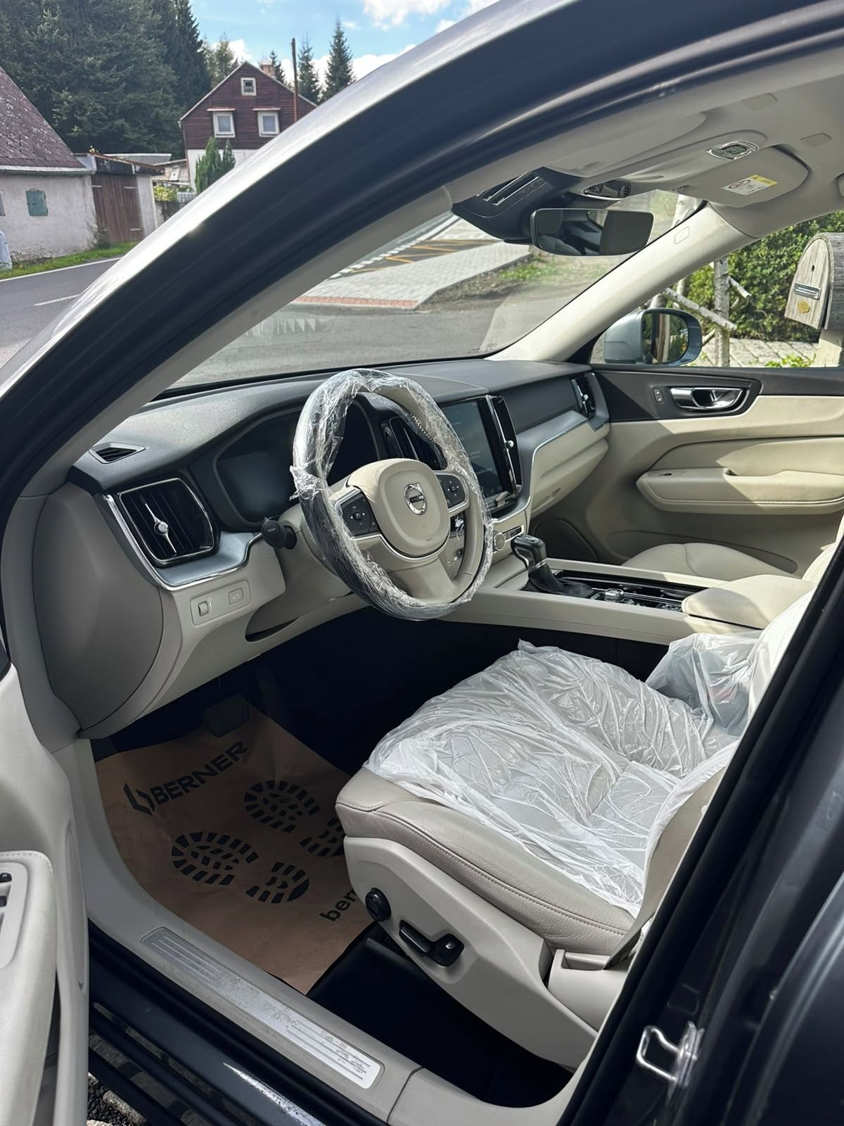 Volvo XC60, Volvo xc60 4x4 nafta 140 kW - fotka 4