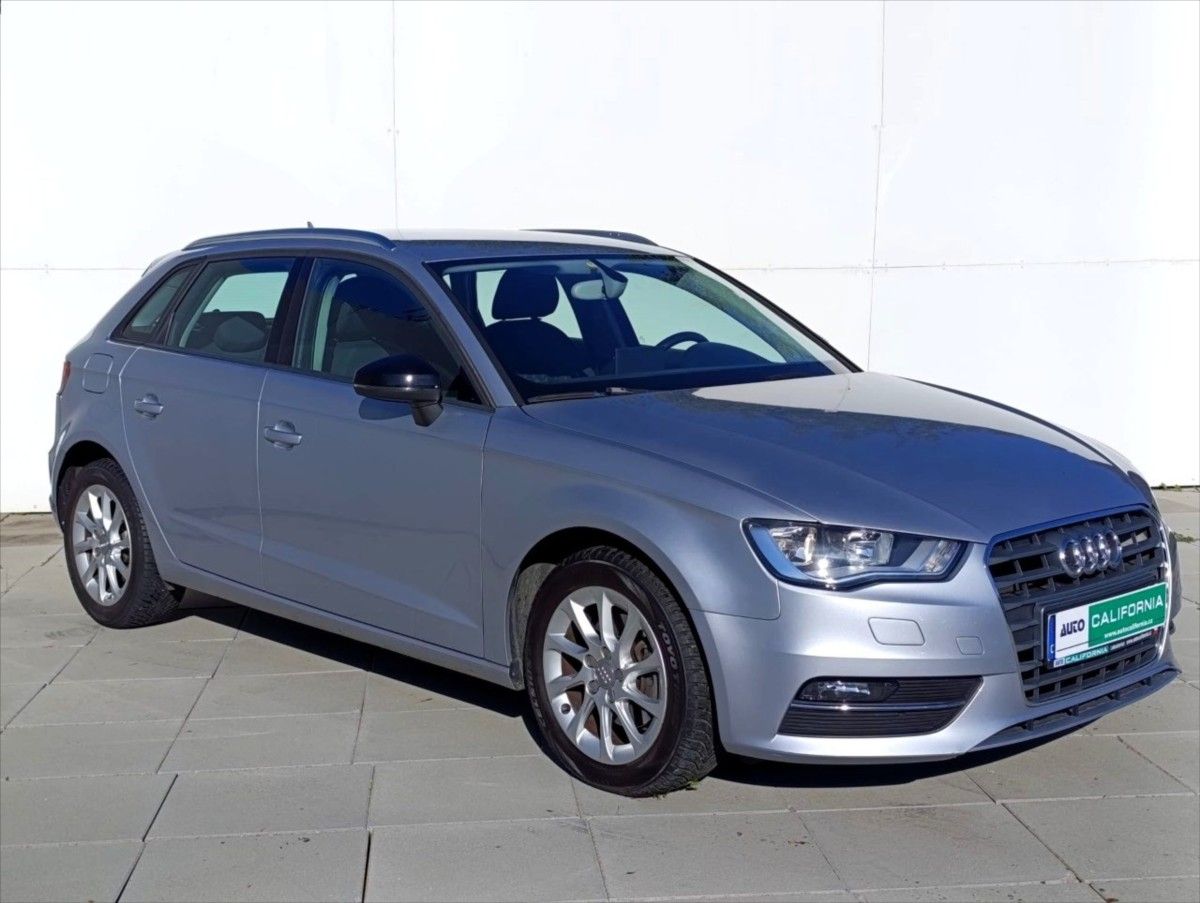 Audi A3, 1,6 TDi Aut.klima,Navigace - fotka 5