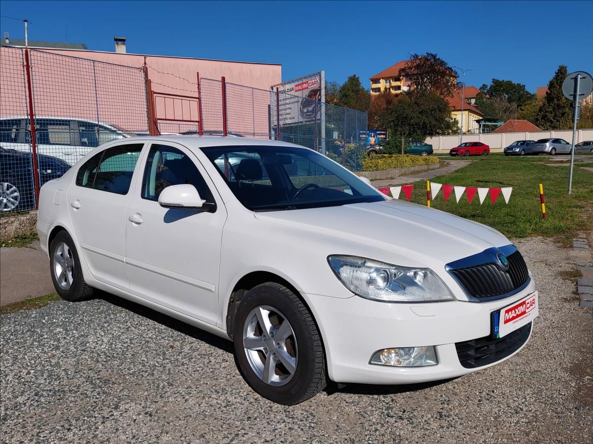 Škoda Octavia, 1,6 TDi DSG ČR po rozvodech - fotka 3