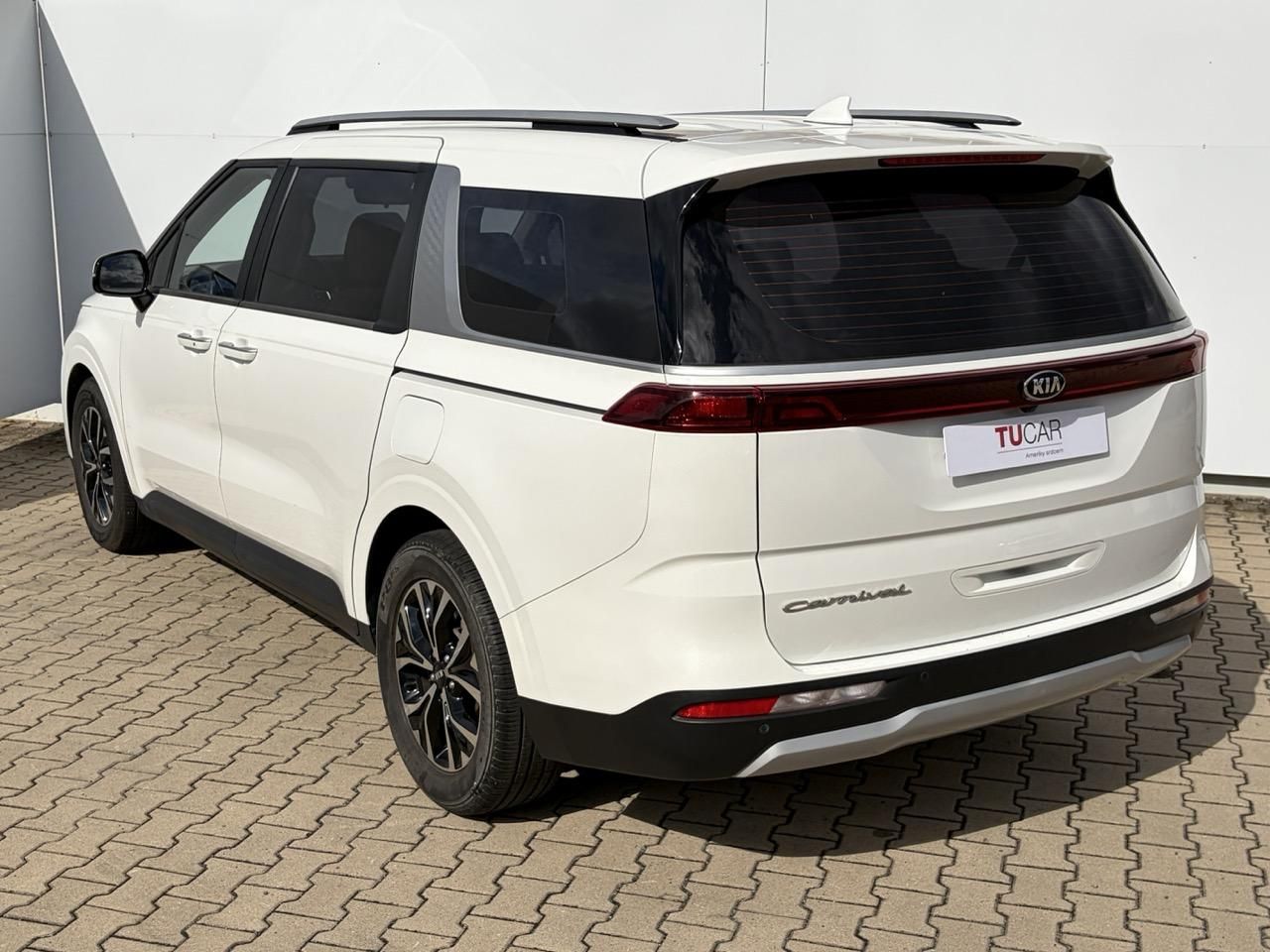 Kia Carnival, 2.2 Diesel Automat 6+3 míst - fotka 4