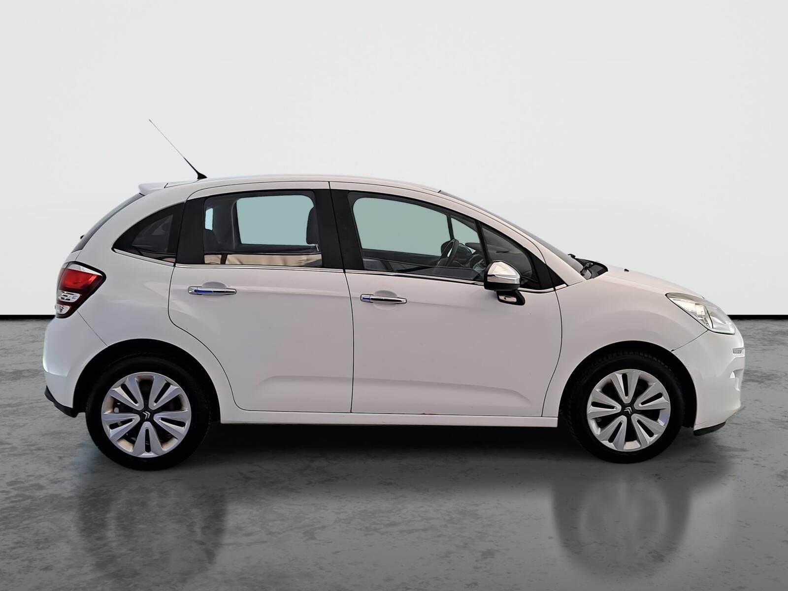 Citroën C3, 1.2 VTi, Parkovací asistent - fotka 6