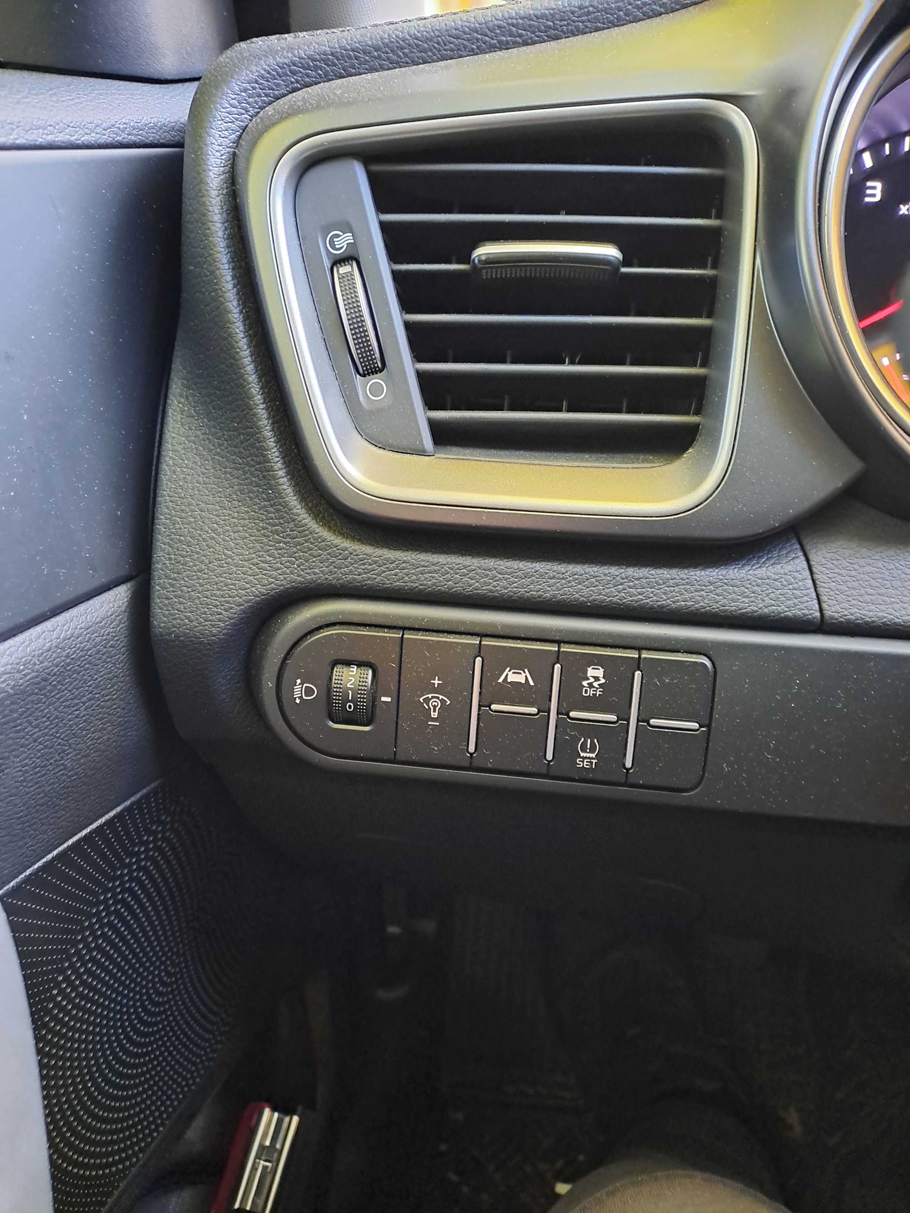 Kia Cee´d, verze TOP, motor 1,5 (118 kW) - fotka 5