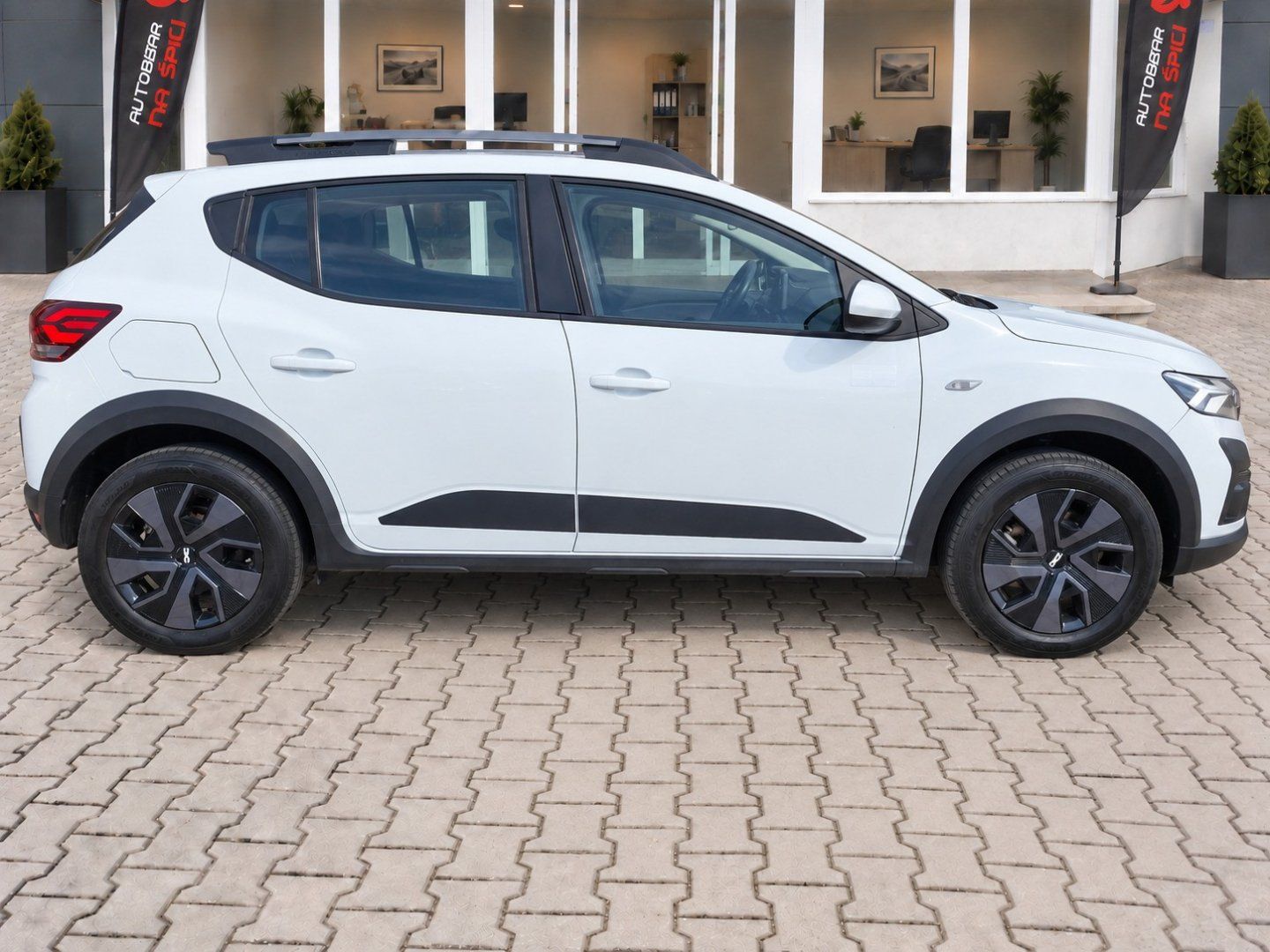 Dacia Sandero, STEPWAY 1.0TCe 67kW 6M -T.ZAŘ. - fotka 4