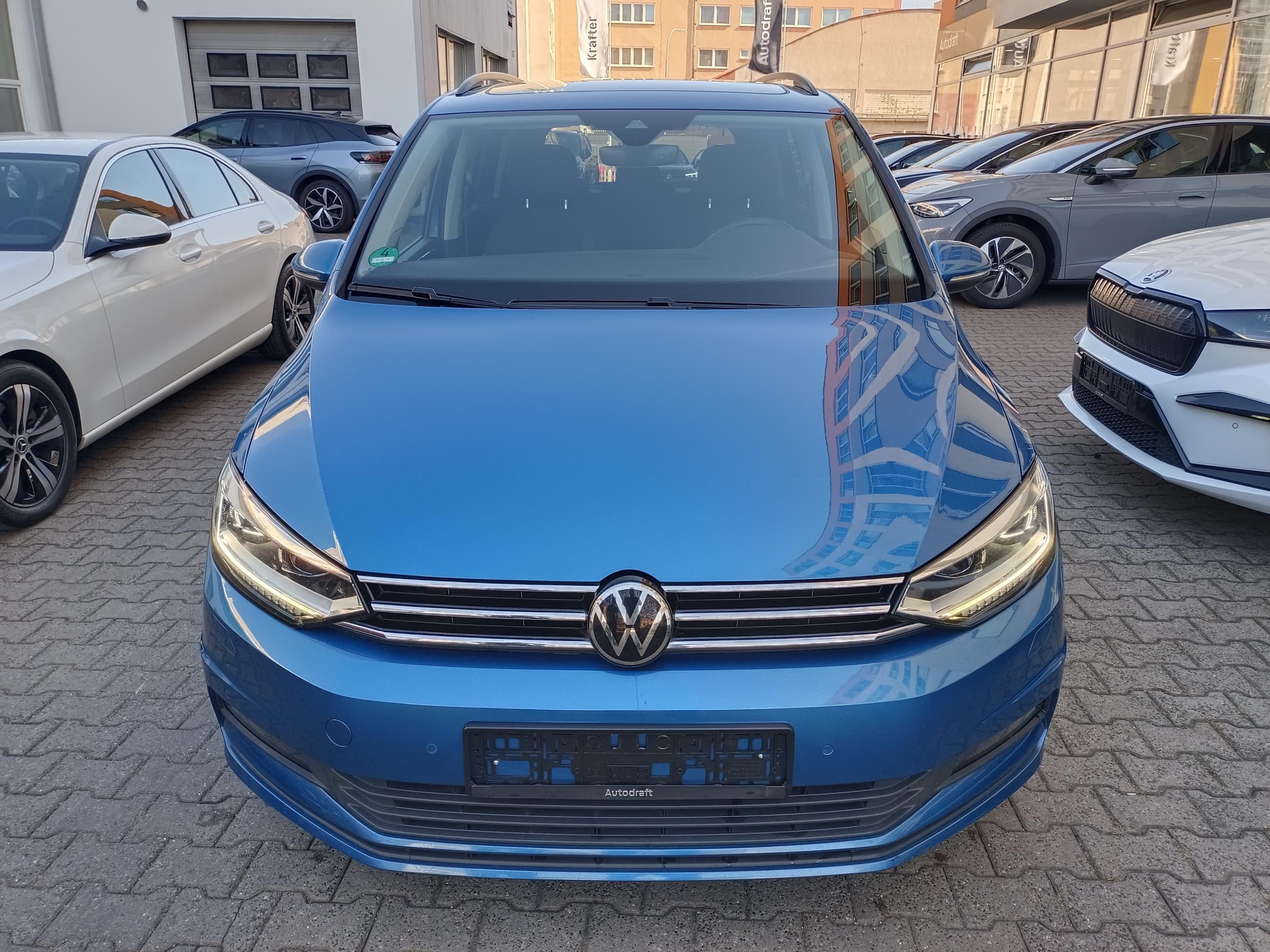 Volkswagen Touran, TDI / 7-míst / Tažné / Webasto - fotka 2