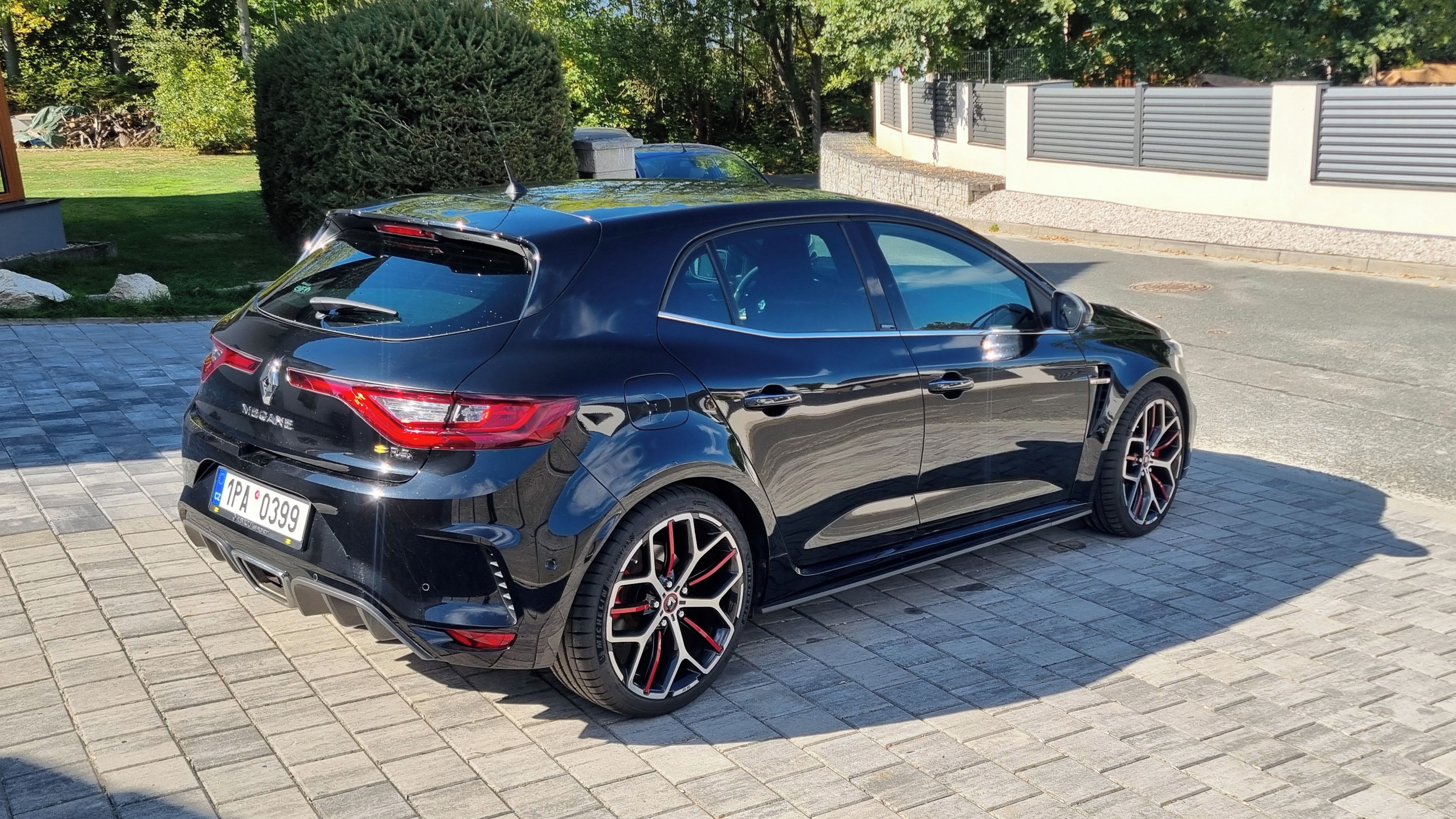Renault Mégane, RS TROPHY RECARO 300 PS - fotka 5