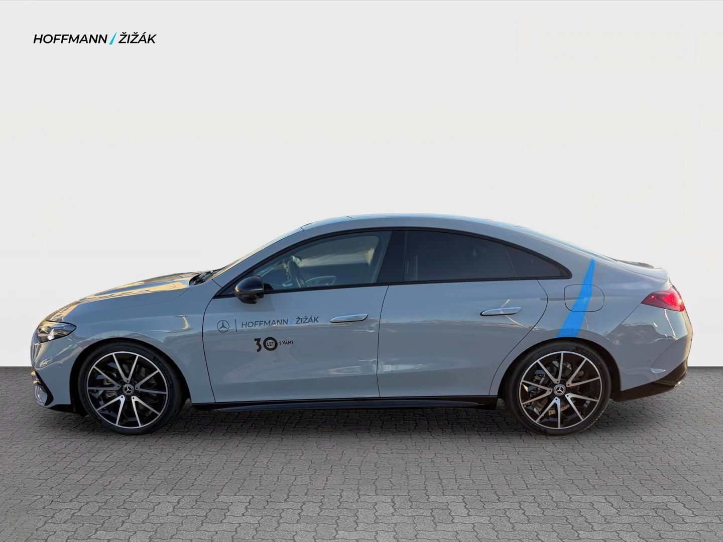 Mercedes-Benz CLA, CLA 220 4MATIC - fotka 2