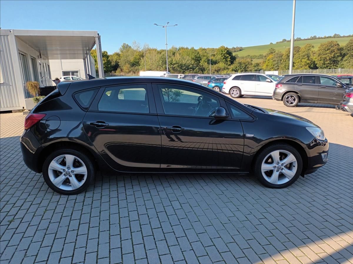 Opel Astra, 1,6 i,85KW,KLIMA,PARKING - fotka 4