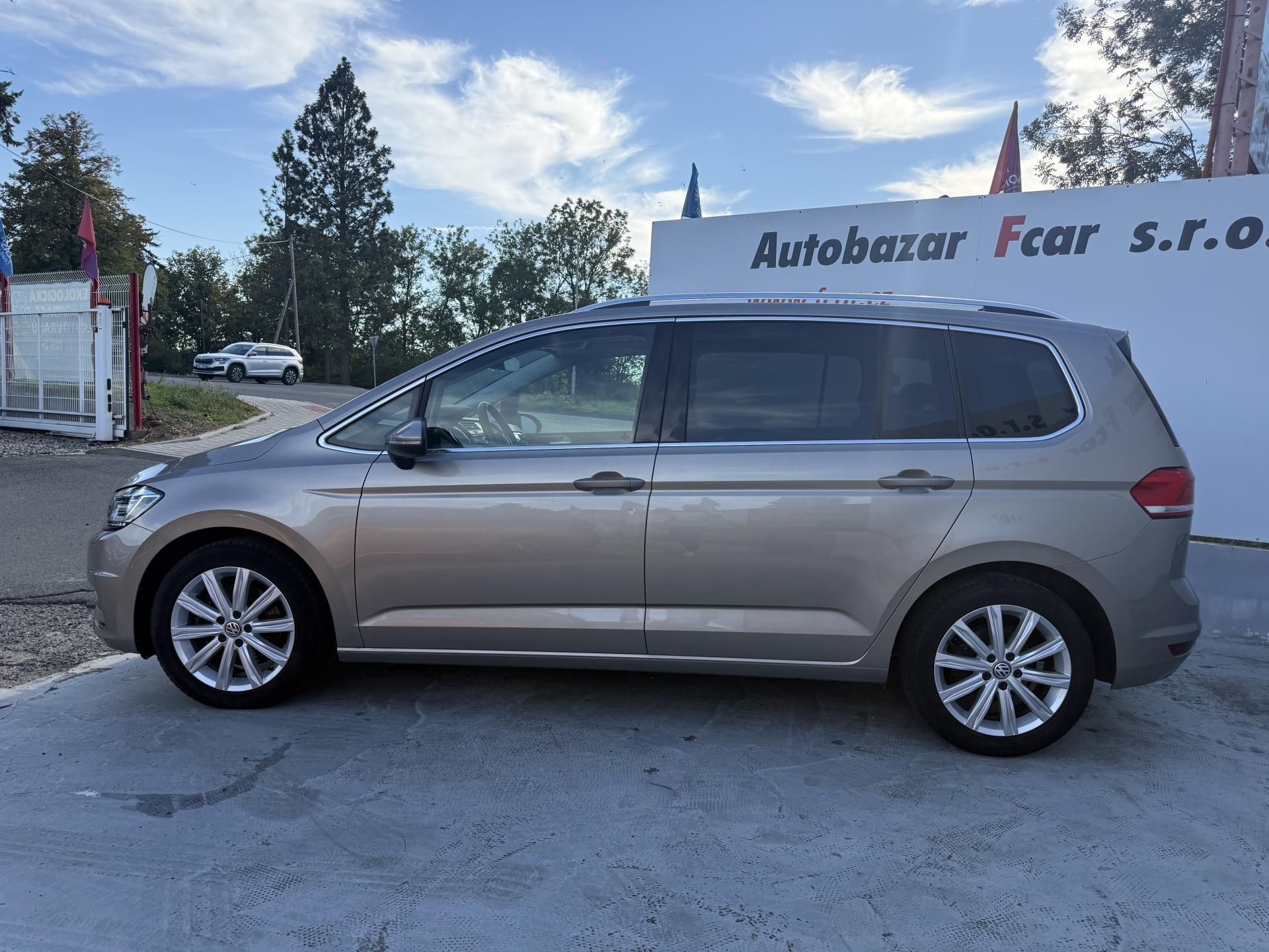 Volkswagen Touran, 1.4 TSI 7 míst, ser.knížka - fotka 4