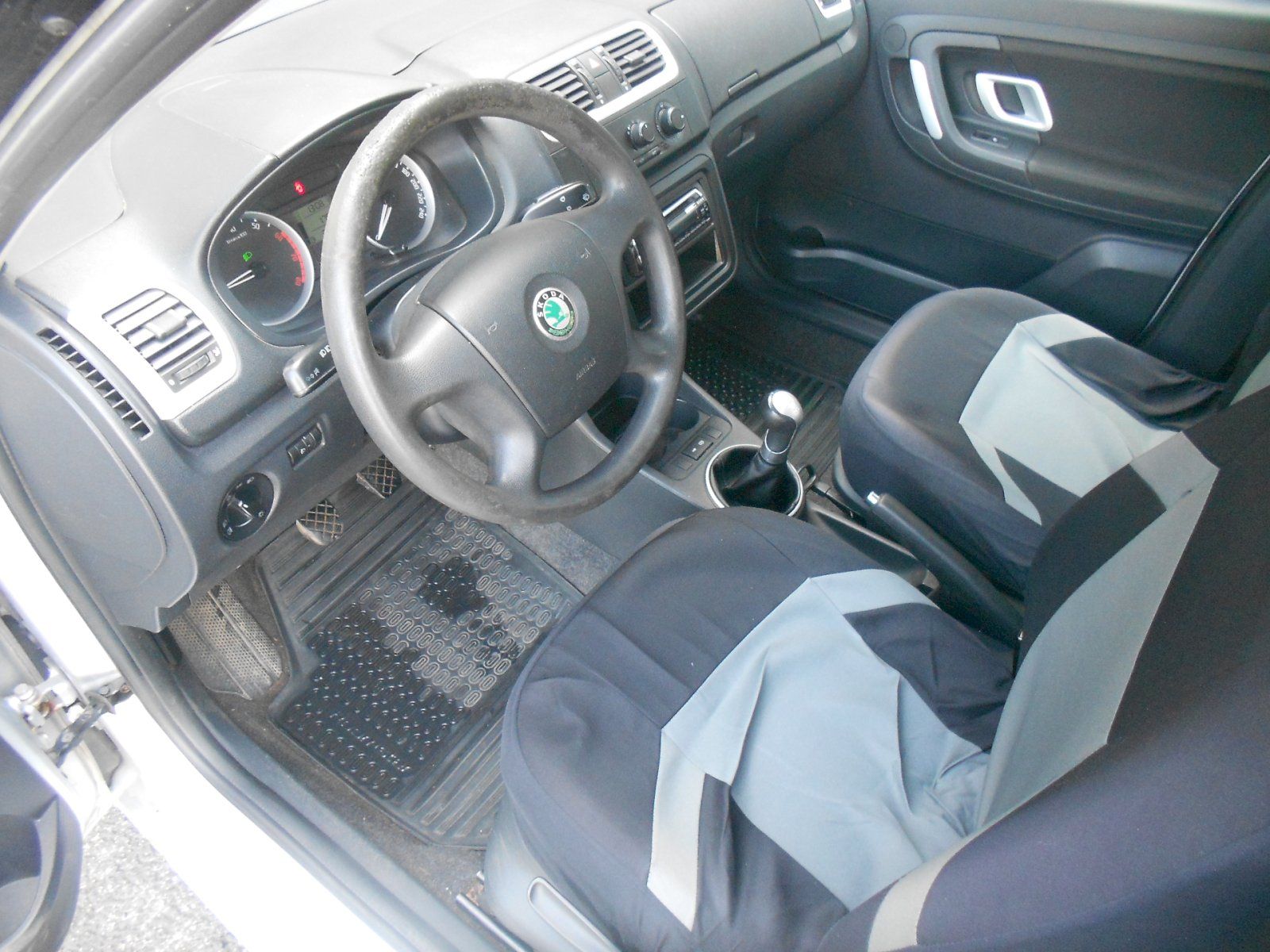 Škoda Roomster, 1.4 MPI - 63 kW, Style - fotka 5