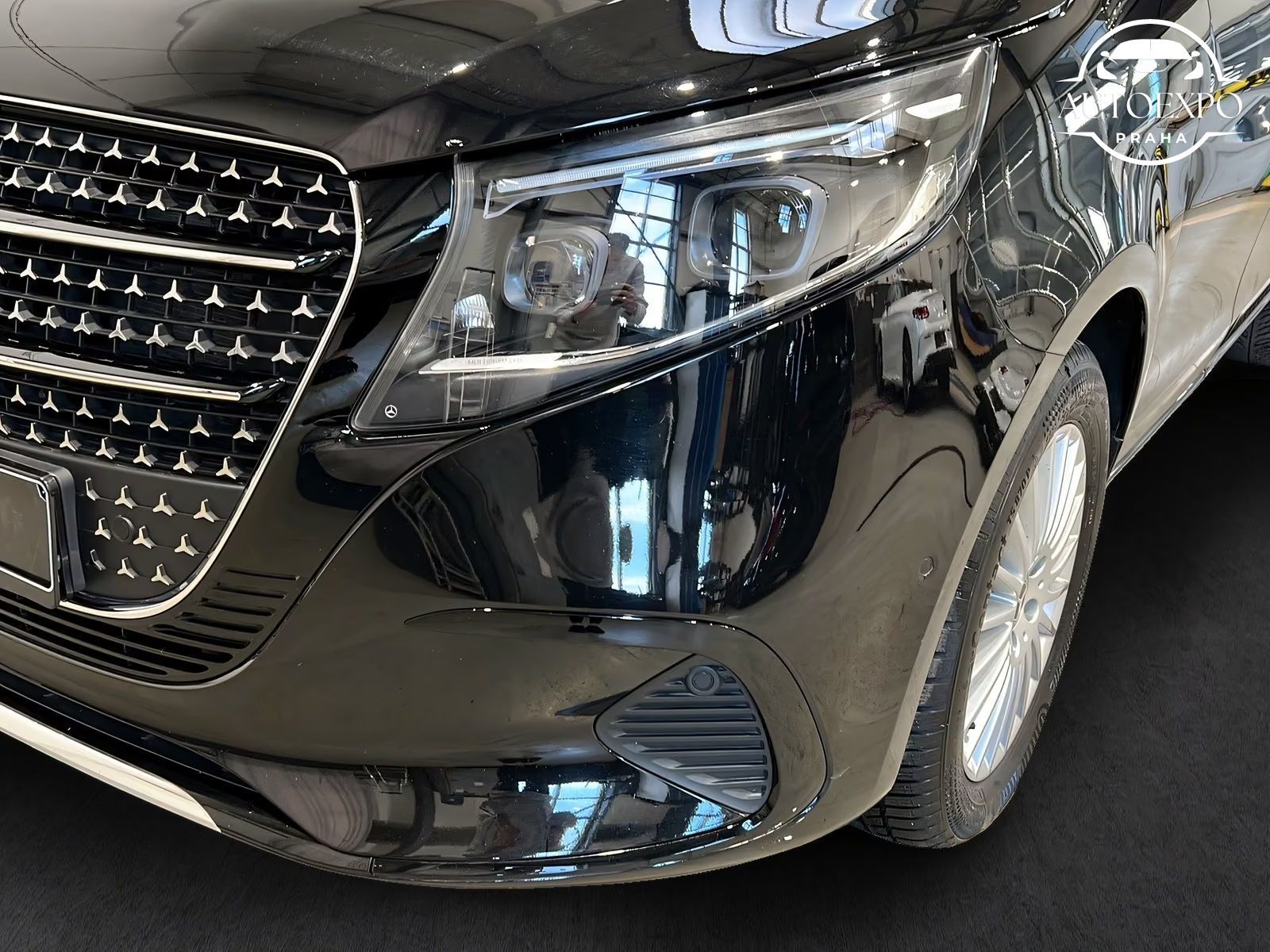 Mercedes-Benz Třídy V, 300d 4M Extralang AVANTGARDE* - fotka 6