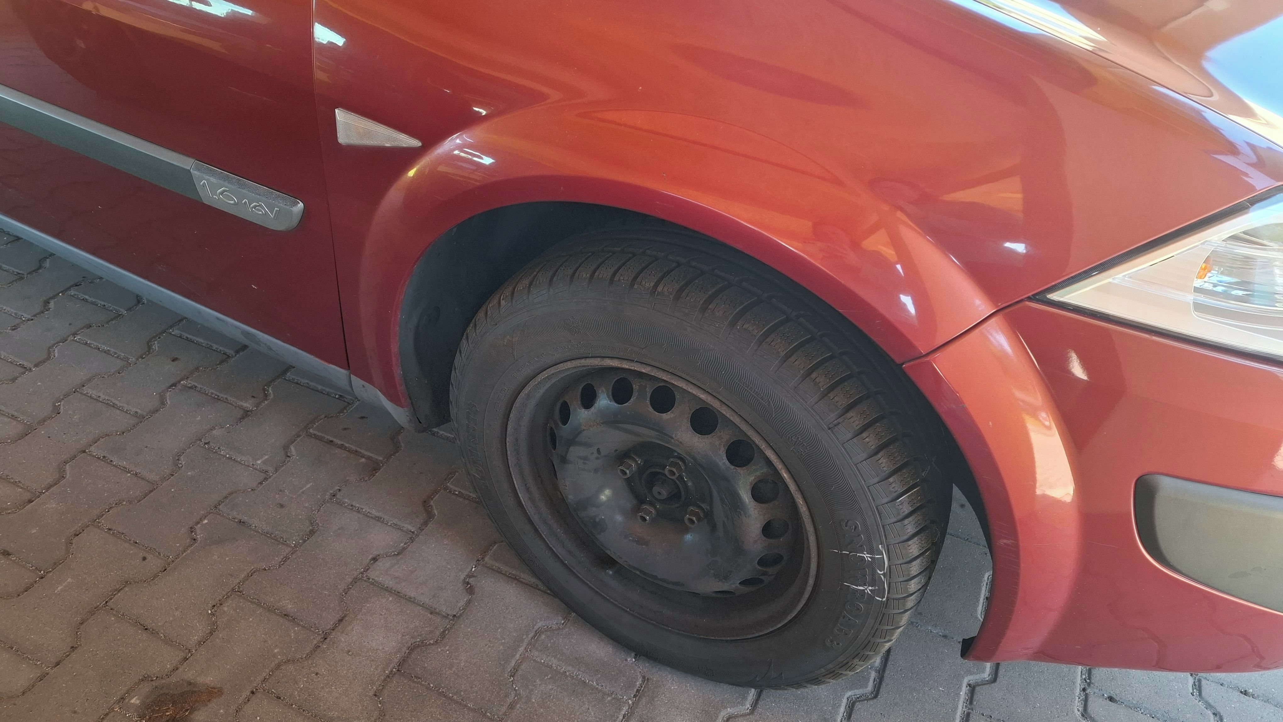 Renault Mégane, 1.6 benzín, 82 kw nepojízdné - fotka 5