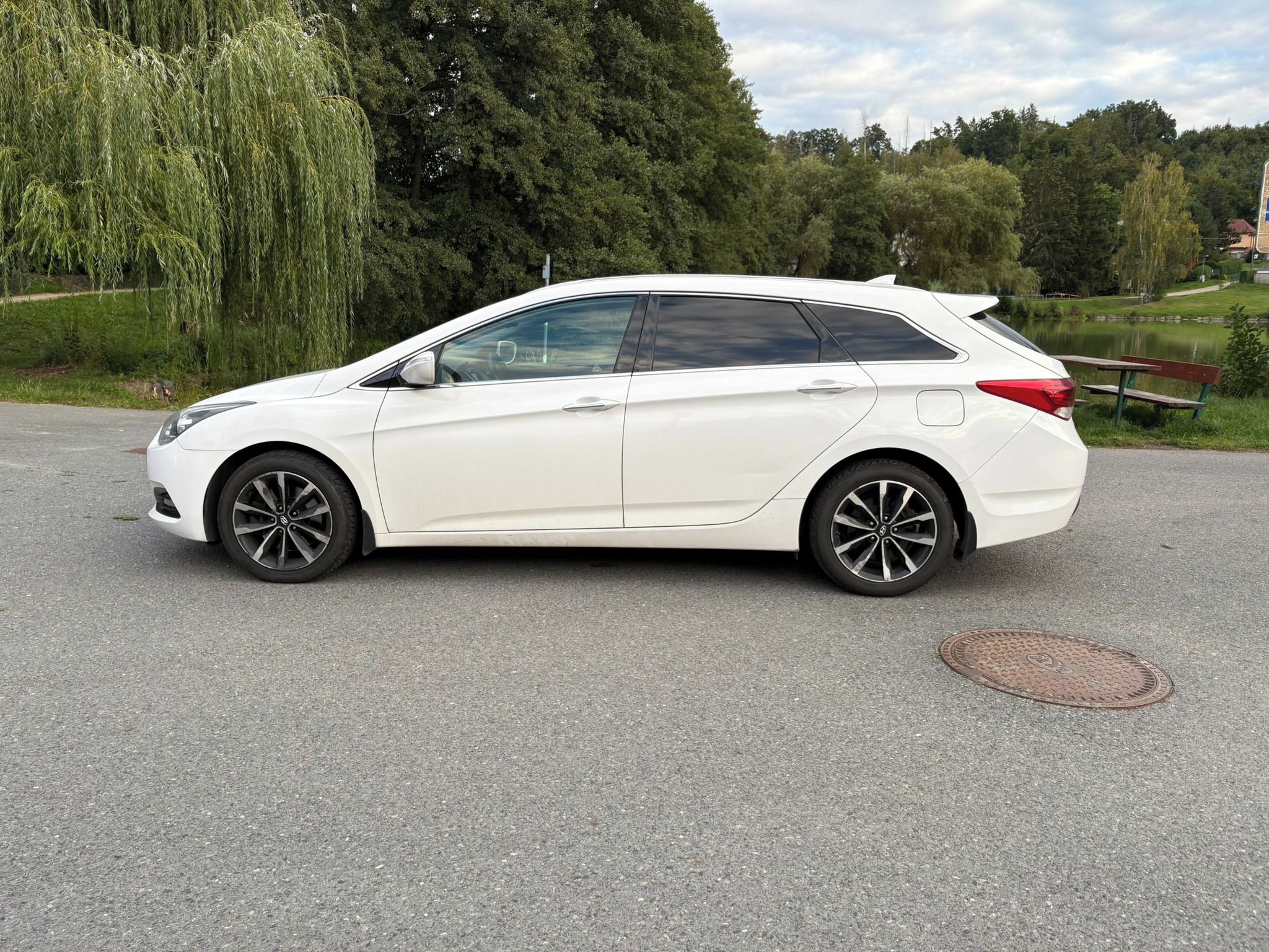 Hyundai i40, 1.7 CRDi,AUTOMAT, Facelift, ČR - fotka 5