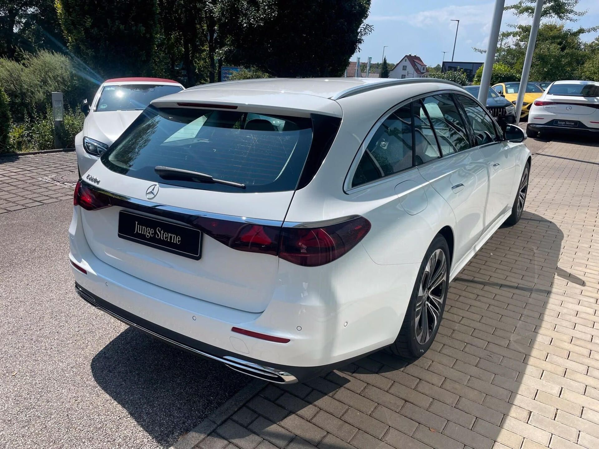 Mercedes-Benz Třídy E, 220d Avantgarde Taž Distronic - fotka 4