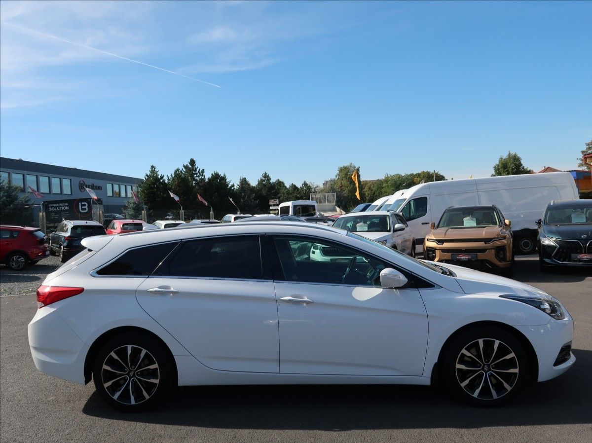 Hyundai i40, 1,7 CRDi,104kW,1majČR,automat - fotka 5