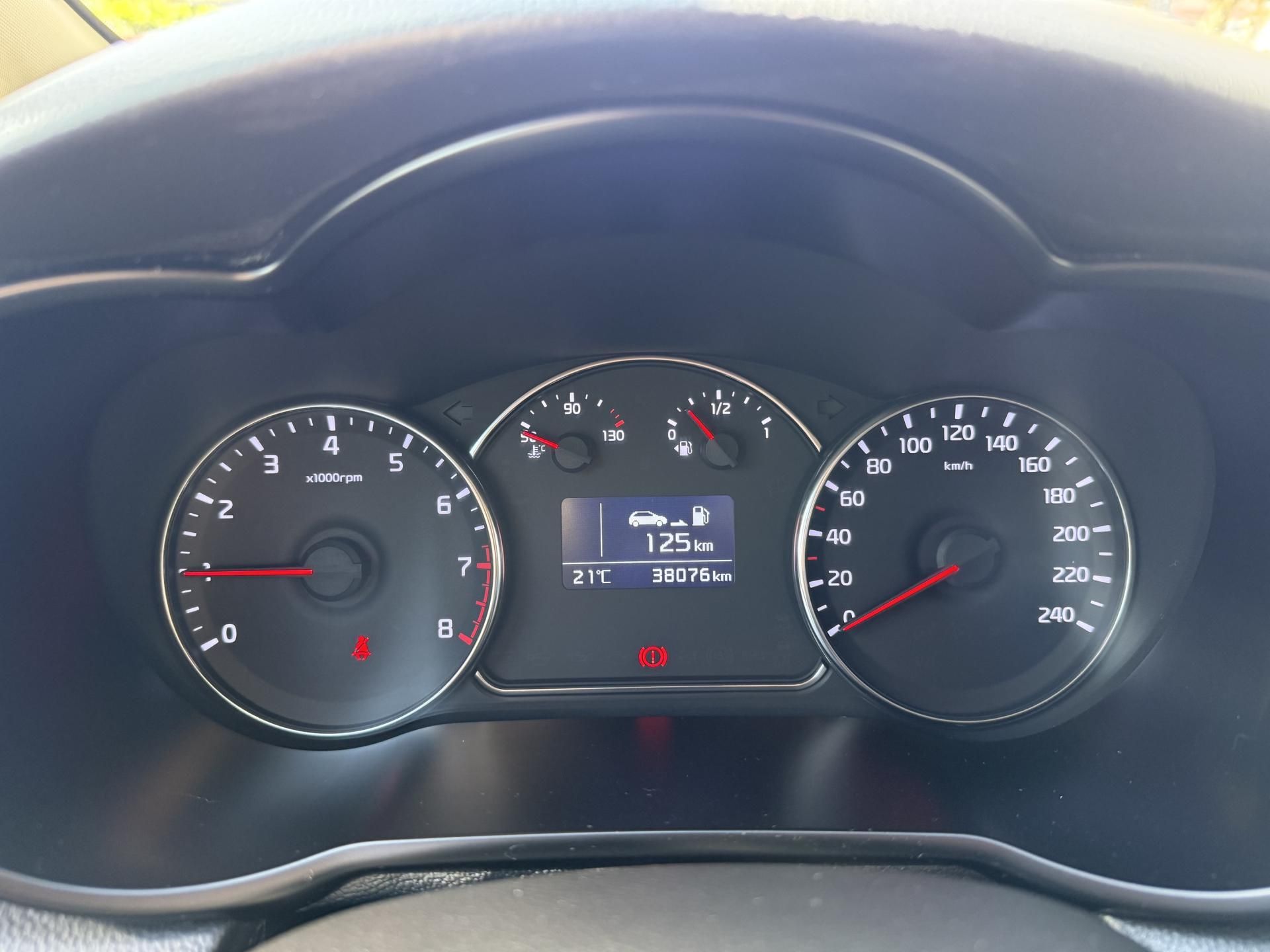 Kia Carens, 1.6 GDi 99kw - fotka 6