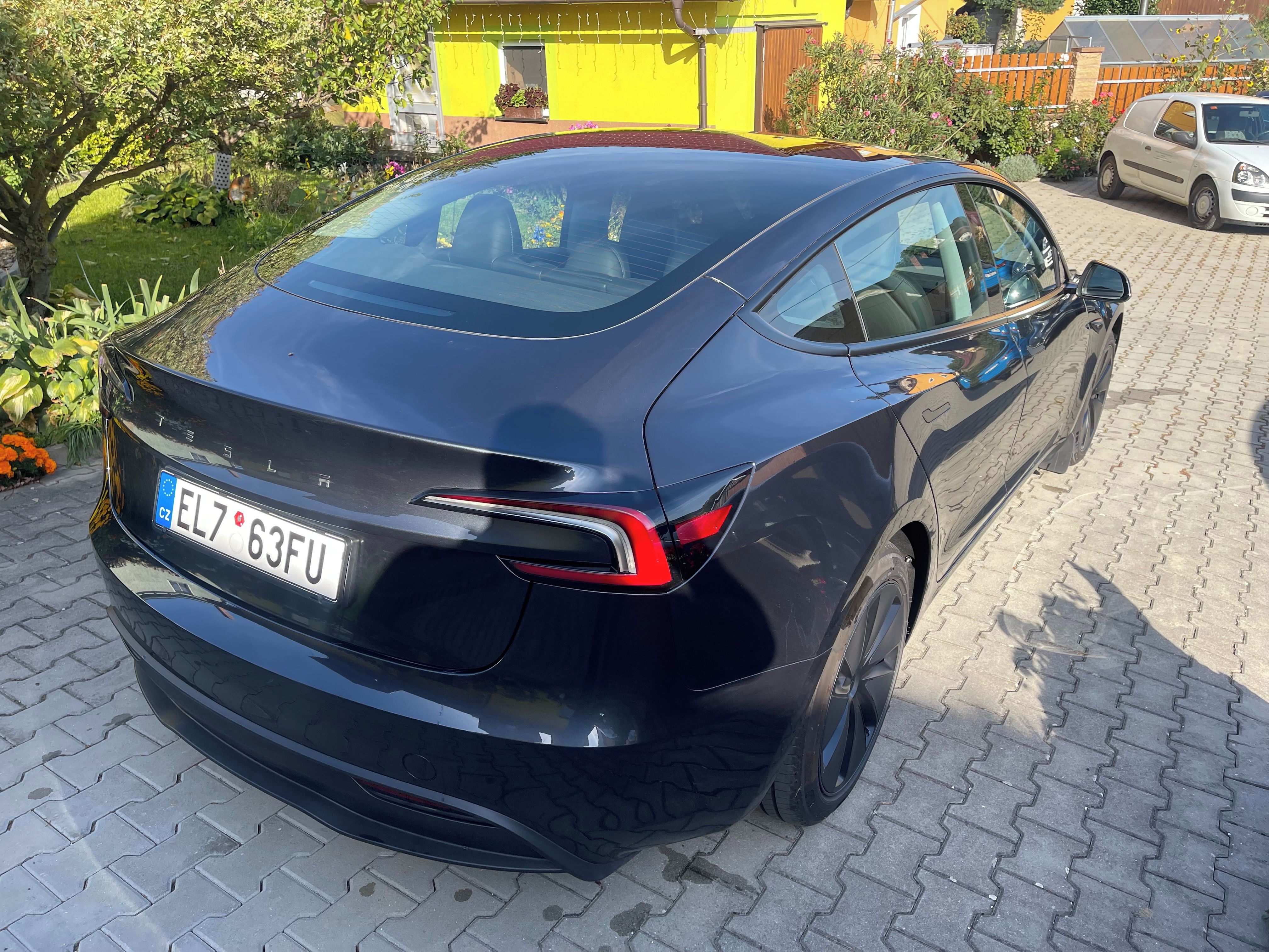 Tesla Model 3, Long Range  highlander - fotka 6